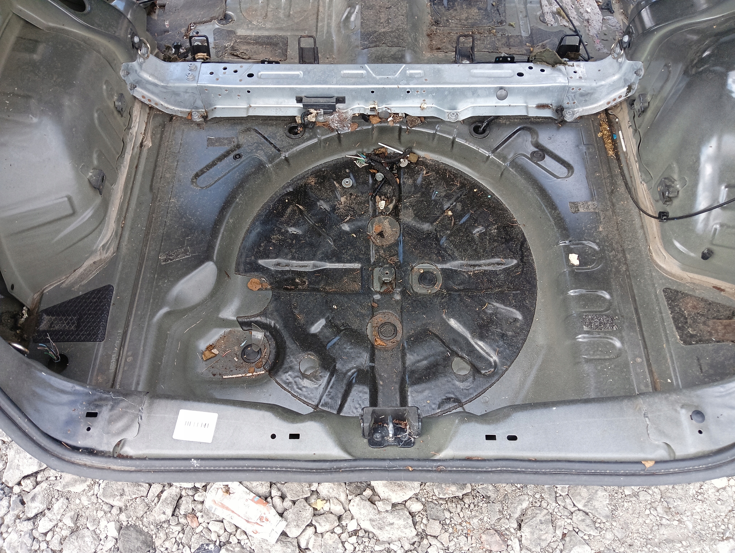 PAS TYŁ TYLNY RENAULT KADJAR (2015-2018) KOD LAKIERU TEGNE Wersja Europejska