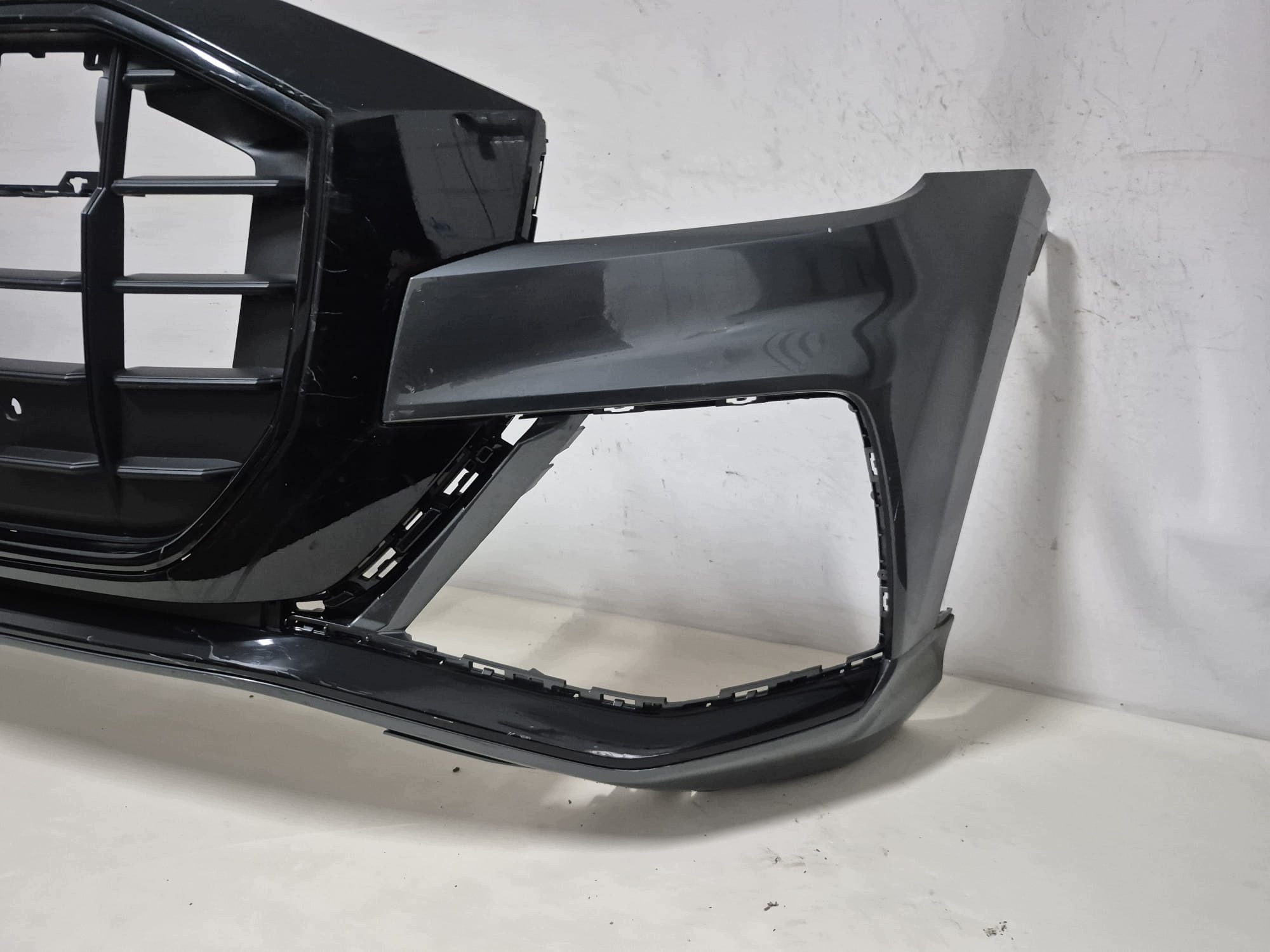 AUDI Q8 4M8 S-LINE 18- bumper front front grill grid PDC 4M8807437D