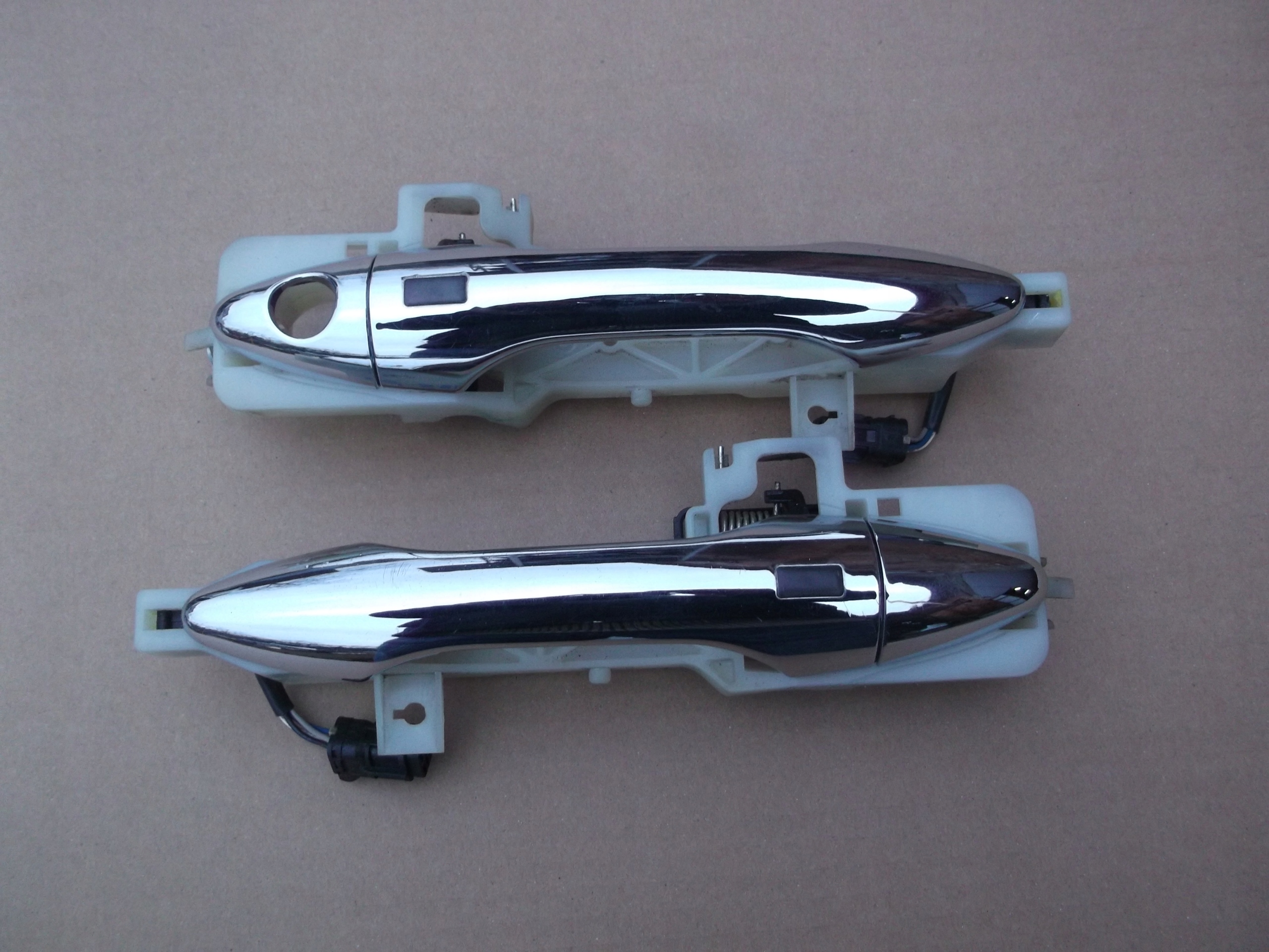 HYUNDAI IX35 KLAMKA DRZWI PRZOD CHROM KEYLESS