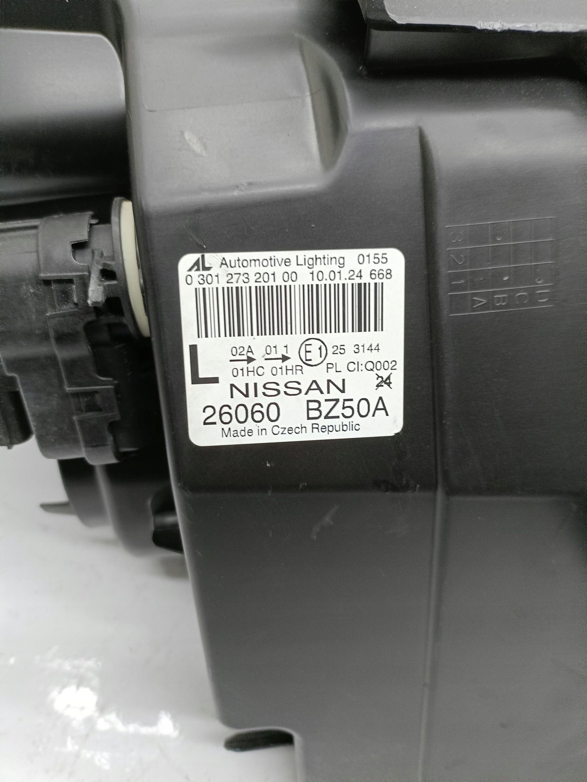 фара левая галогенная nissan NV400 26060BZ50A