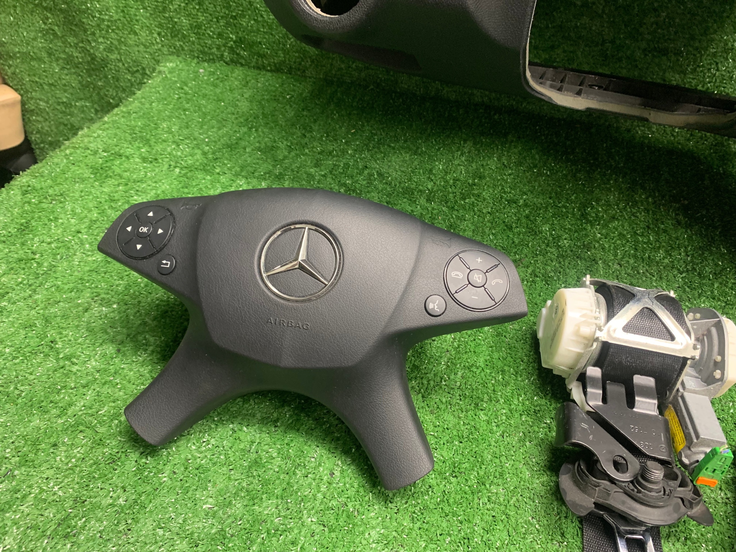 dashboard instrument panel console cockpit PULPIT MERCEDES W204 C KLASA original KPL
