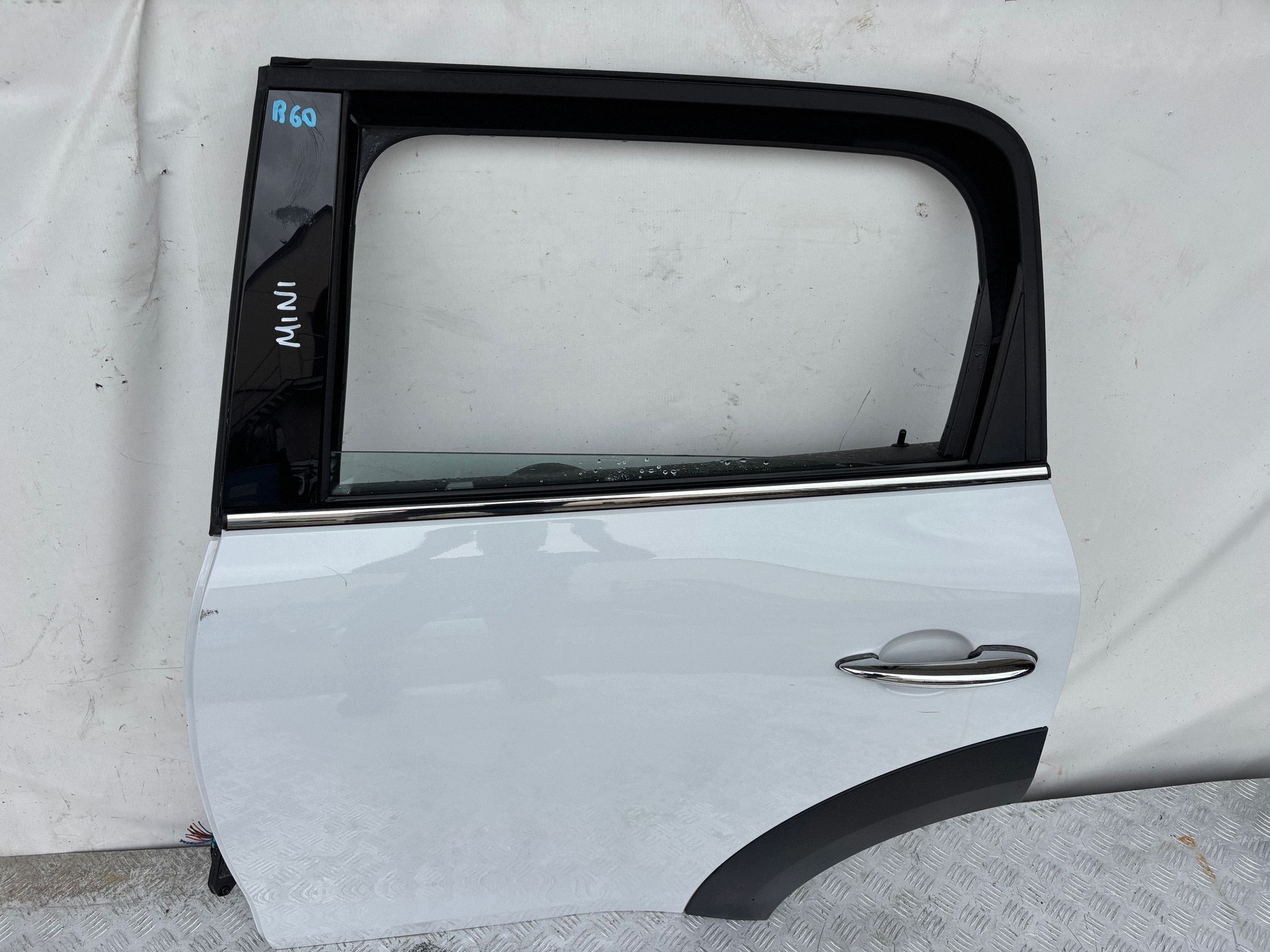 door rear part rear. left MINI COUNTRYMAN R60