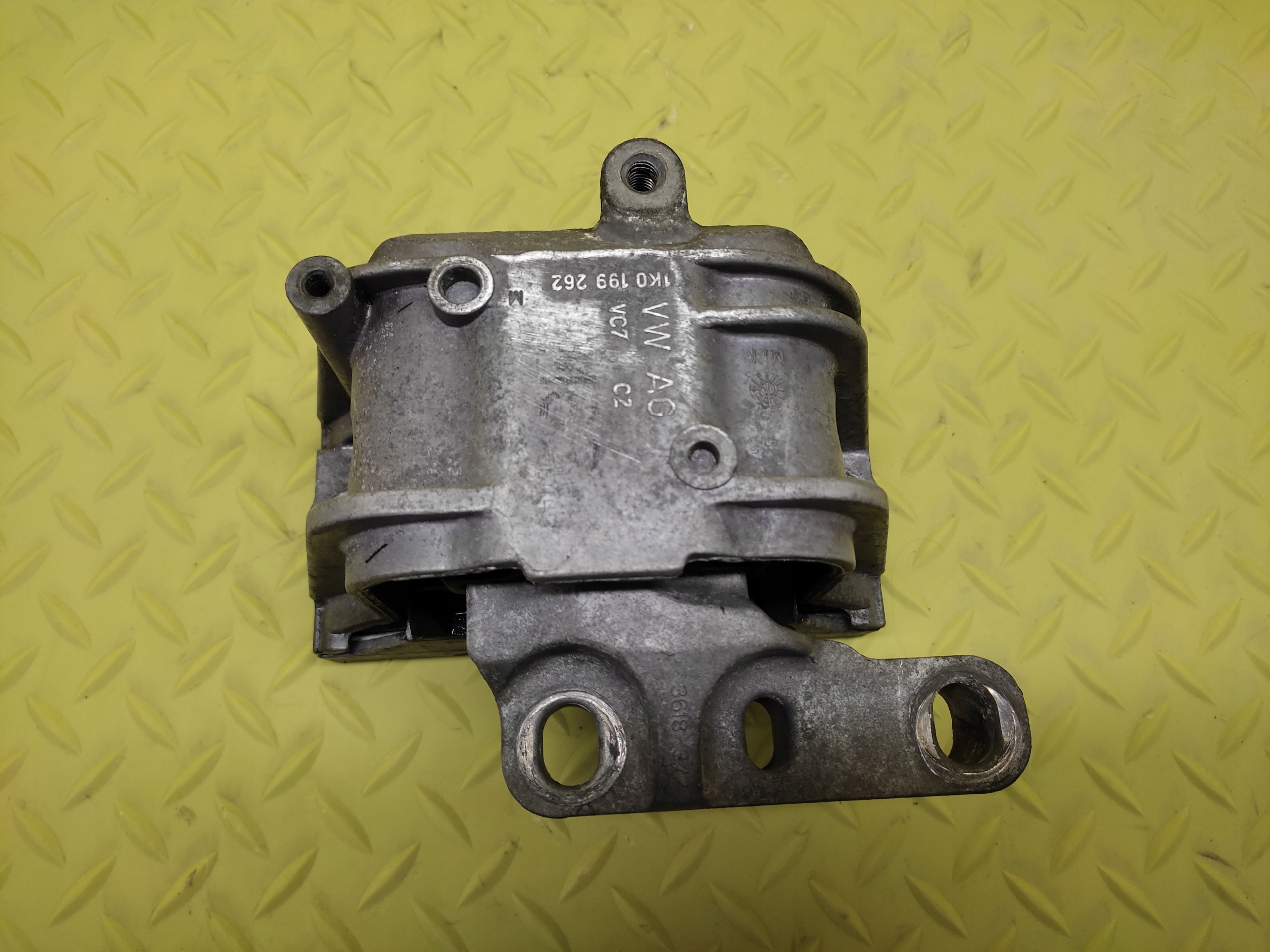 VW PASSAT CC 2.0 TFSI engine mount 1K0199262