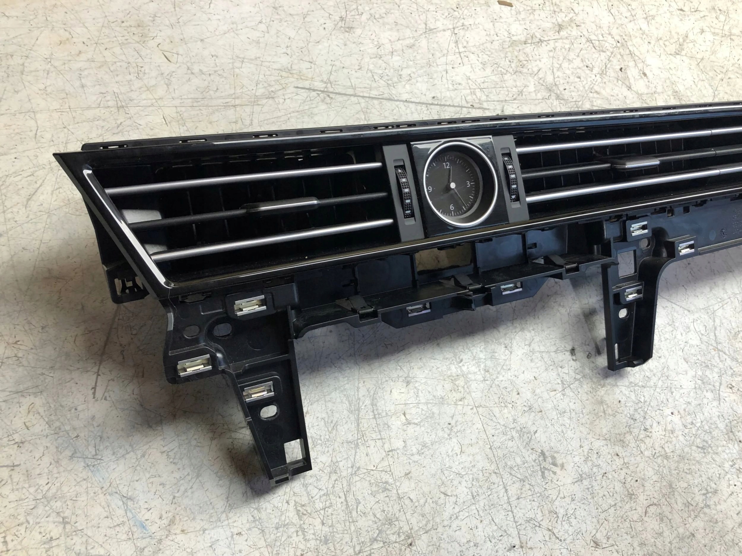 grid air conditioning devices central PASSAT B8 3G1857083