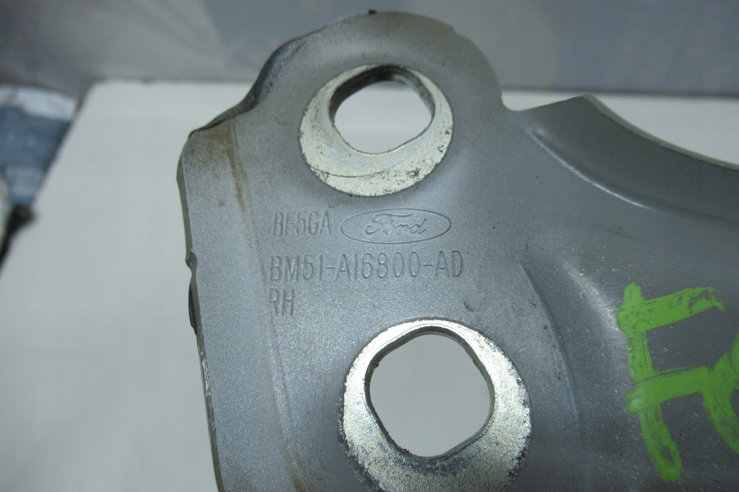 FORD FOCUS MK3 HB 14R hinge bonnets right