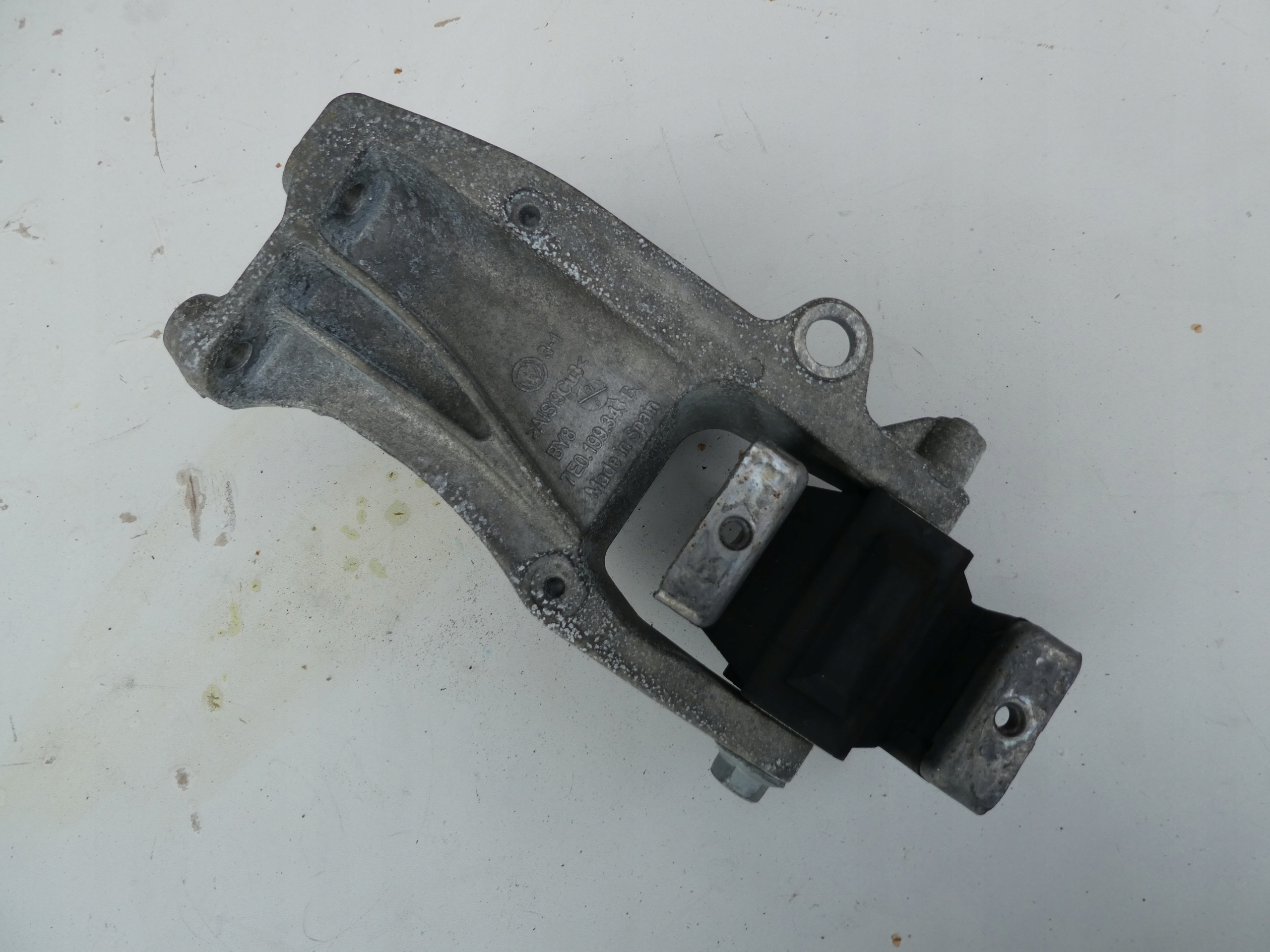 VW T6 2.0TDI holder engine mount 7E0199343B