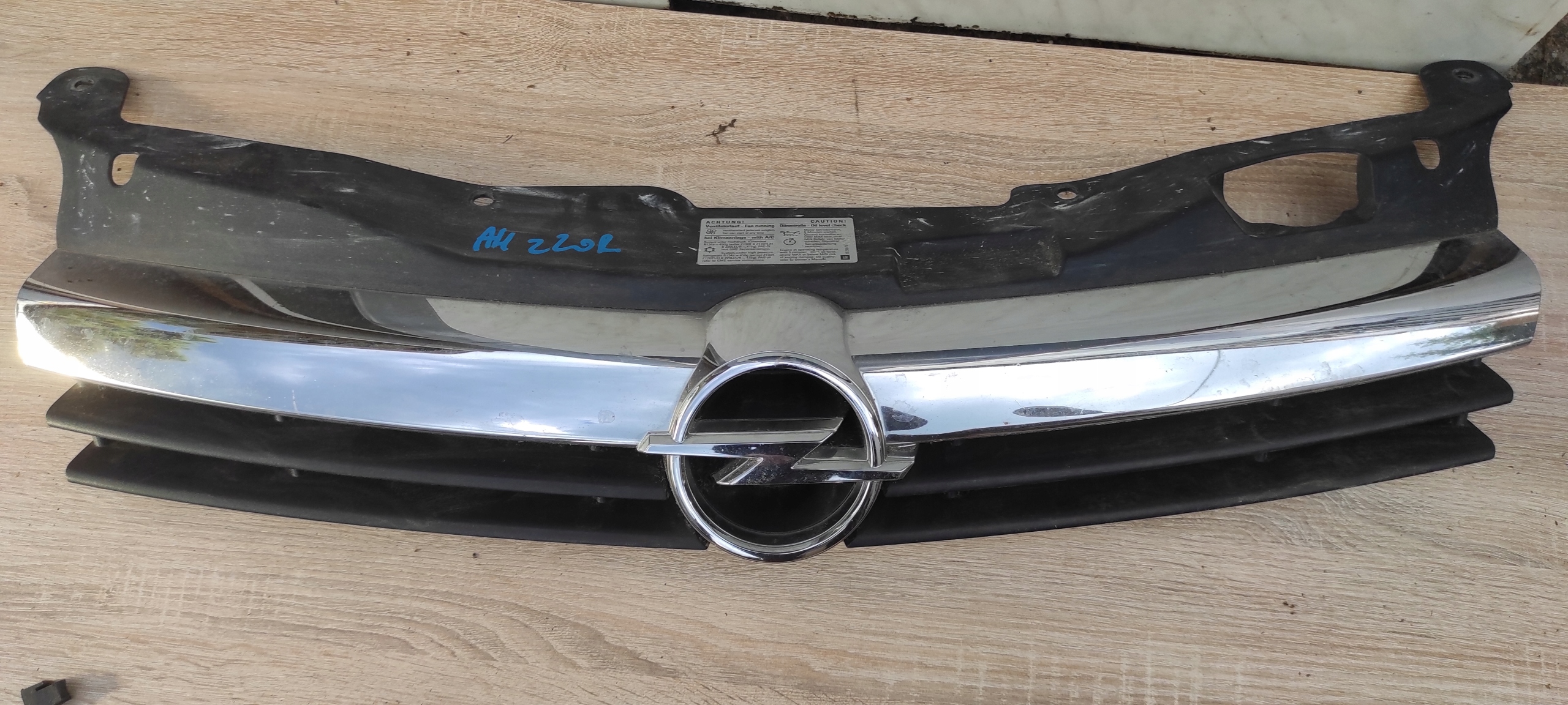 grill grille radiator front 13108463 OPEL ASTRA H 04-06