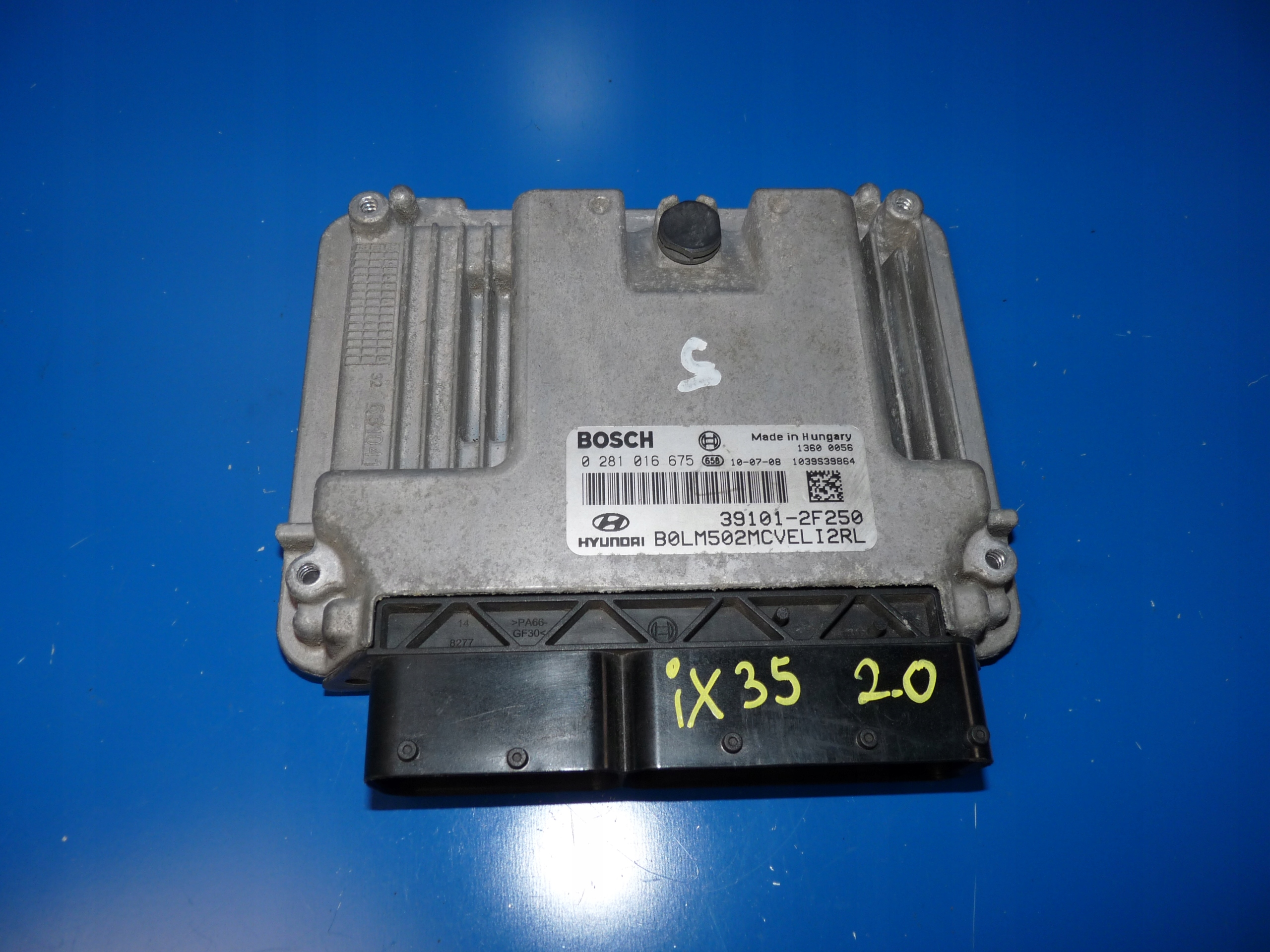HYUNDAI IX35 SPORTAGE III I40 2.0 CRDI computer of the engine control unit