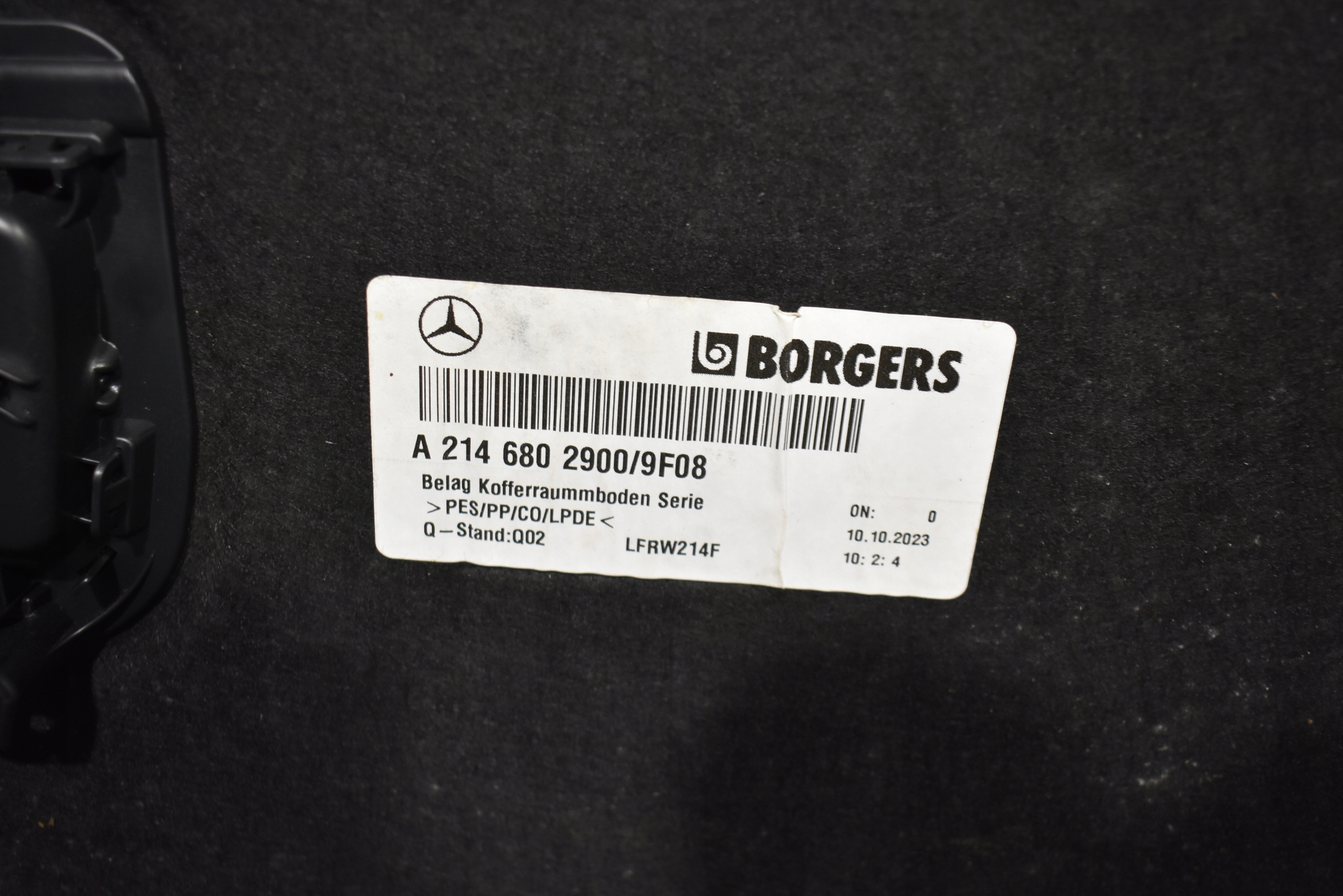 IDEALNY KPL. boot MERCEDES W214 sedan 1