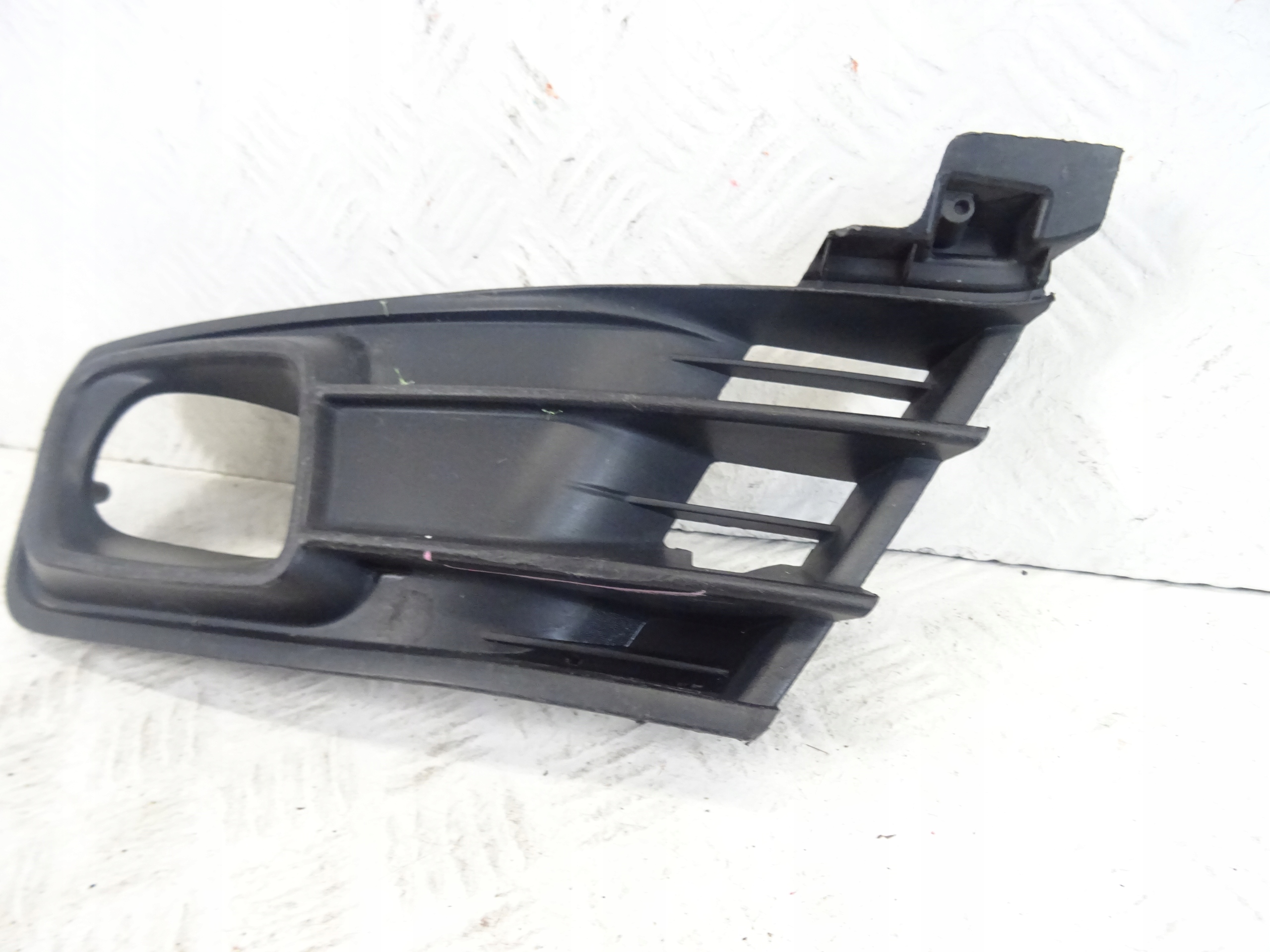 grid of a bumper front front left RENAULT CAPTUR and LIFT 261A39427R