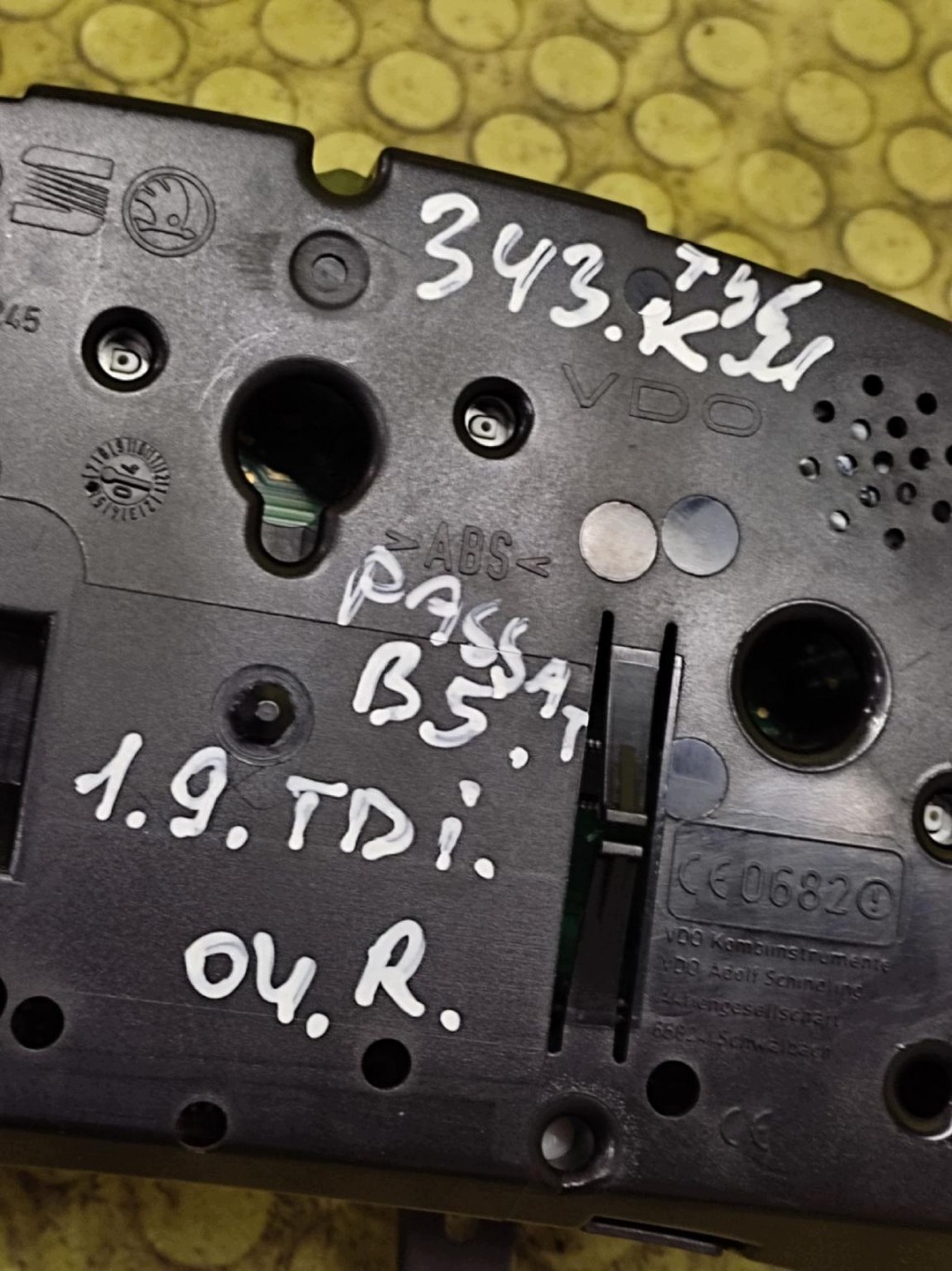 VW PASSAT B5 1.9 TDI dials 3B0920829A