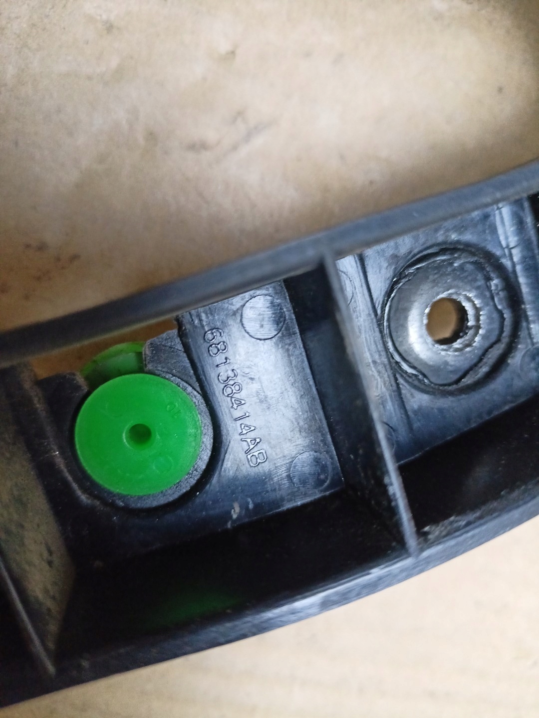 support holder zderzdaka rear part right side Jeep Cherokee 5 2014 68138414AB