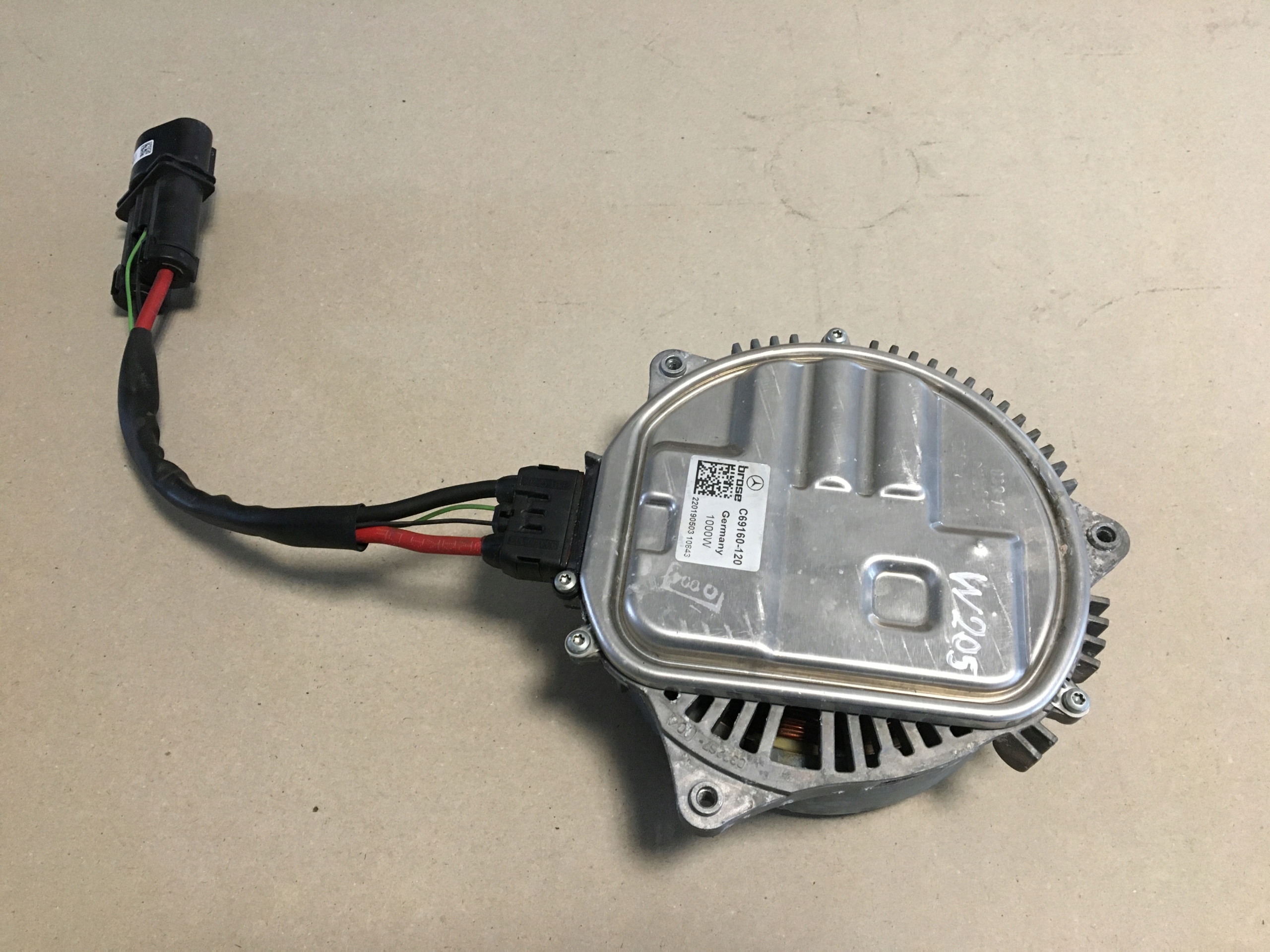 C69160-120 220190503 - W205 W222 W213 C63 AMG двигун вентилятора 1000 Вт