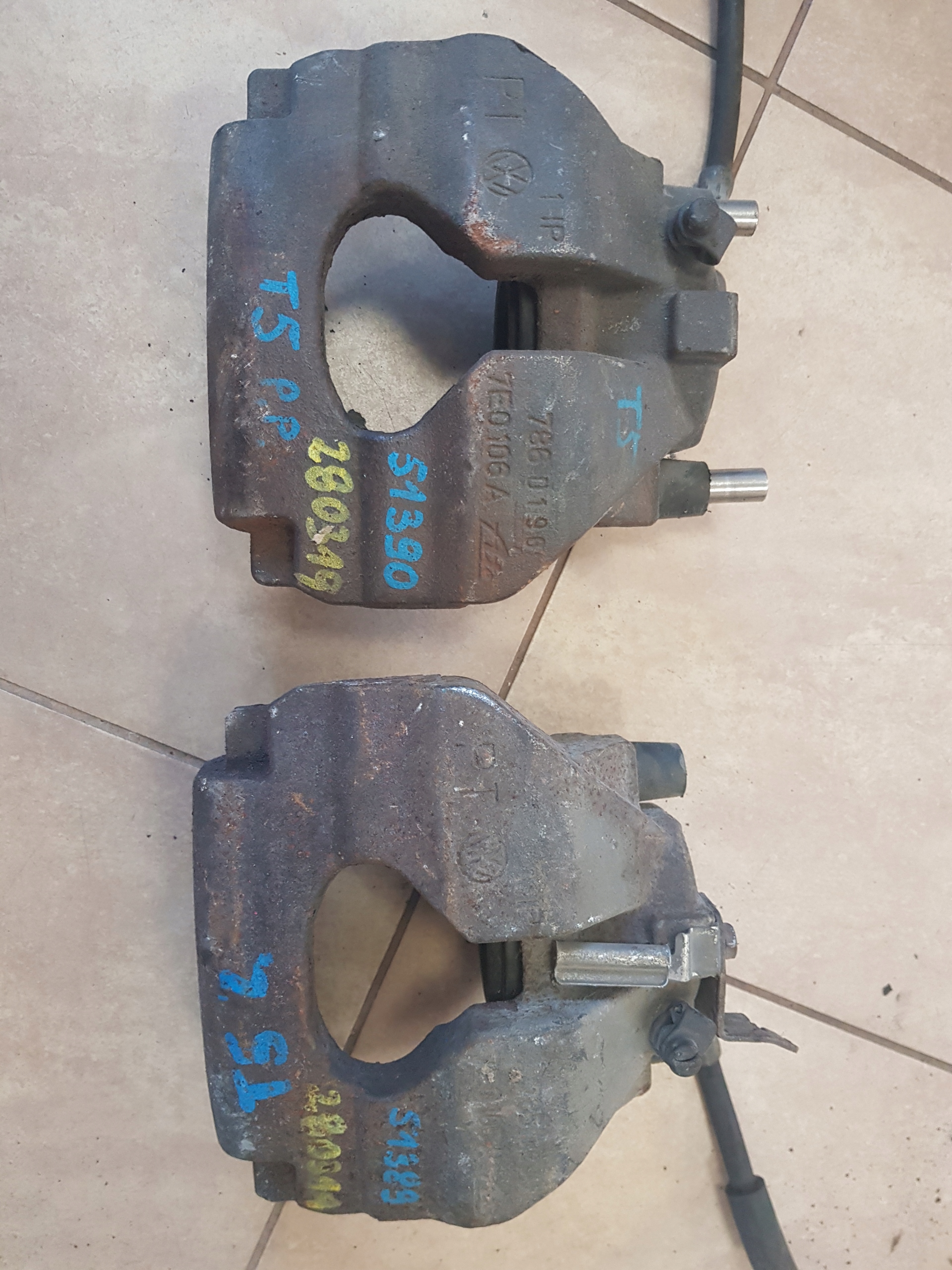 Гальмівний супорт VW TRANSPORTER T5 передній