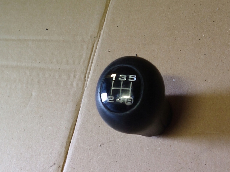 Gałka zmiany biegów SKÓRA 5 biegów Audi A4 B5 Lift 99-01 Typ samochodu Samochody osobowe