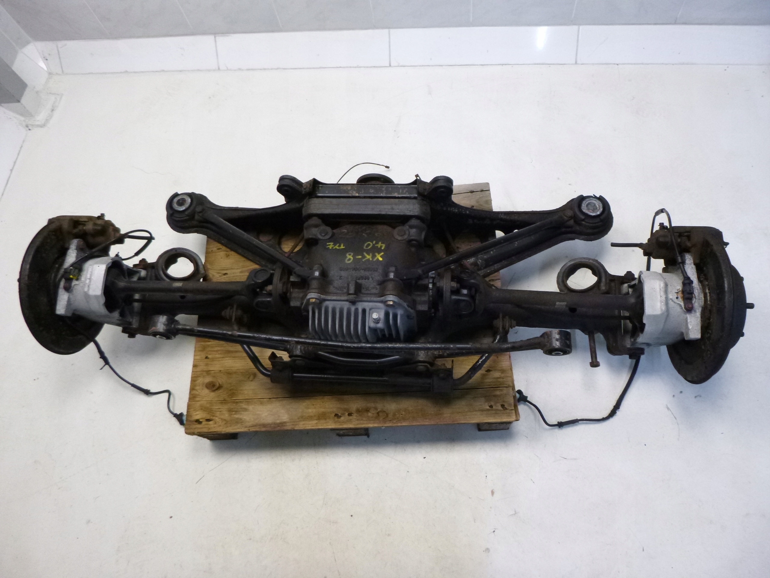 JAGUAR XK8 X100 4.0 V8 ACHSTRÄGER HECK ACHSTRÄGER DIFFERENTIAL