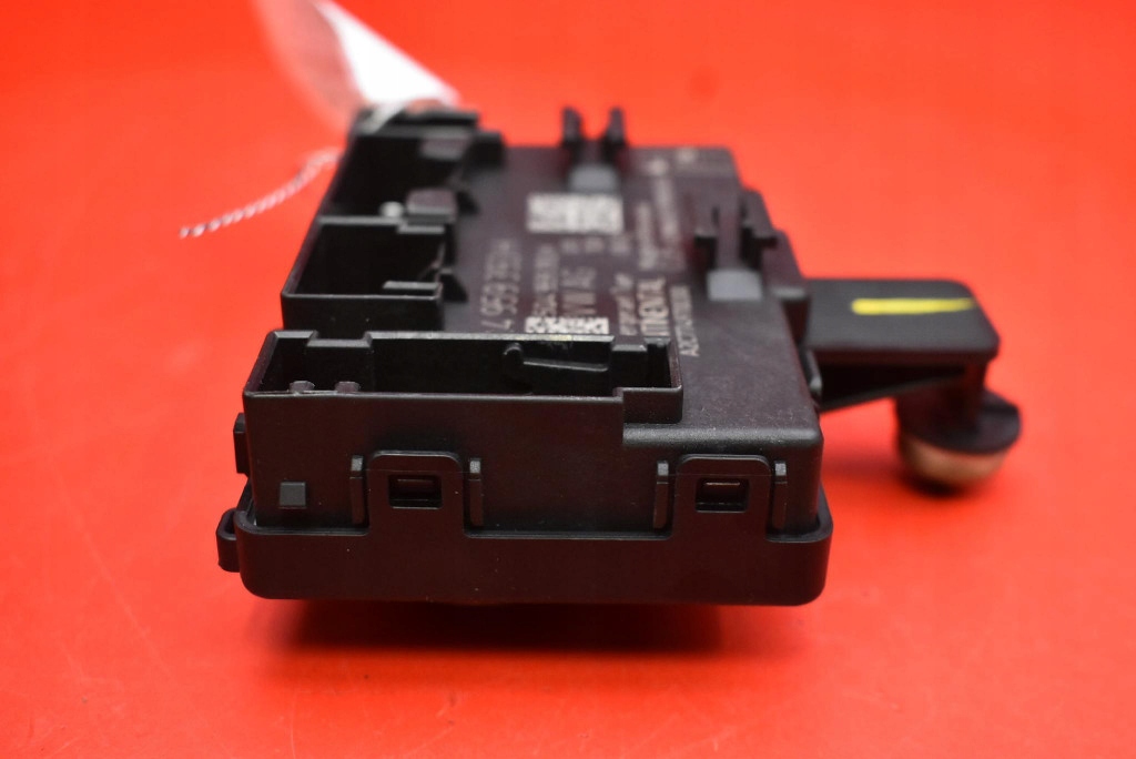 control unit module door left front 5Q4959393H SKODA OCTAVIA 4 IV 19