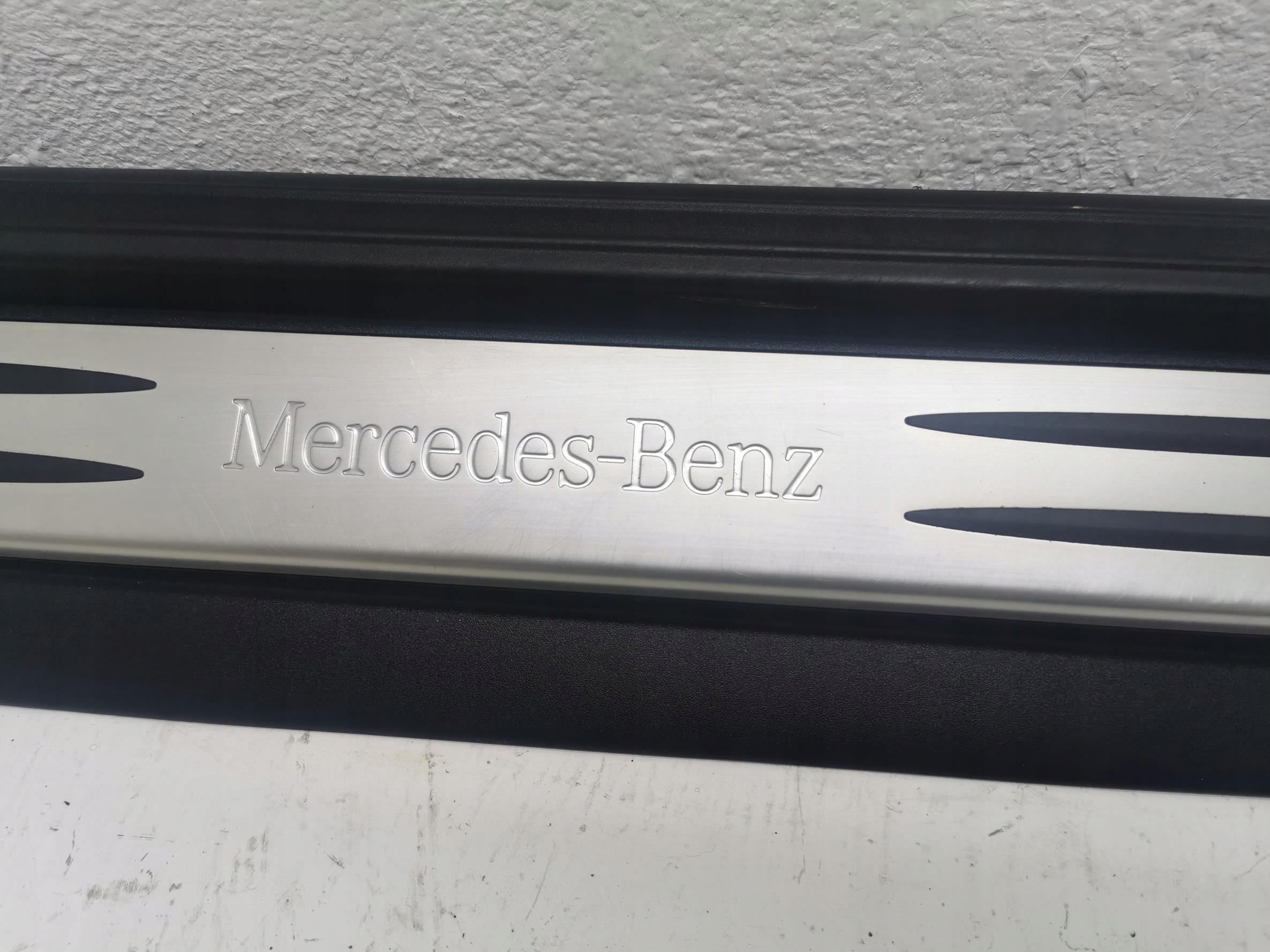 cap moulding threshold right MERCEDES SLK II R171