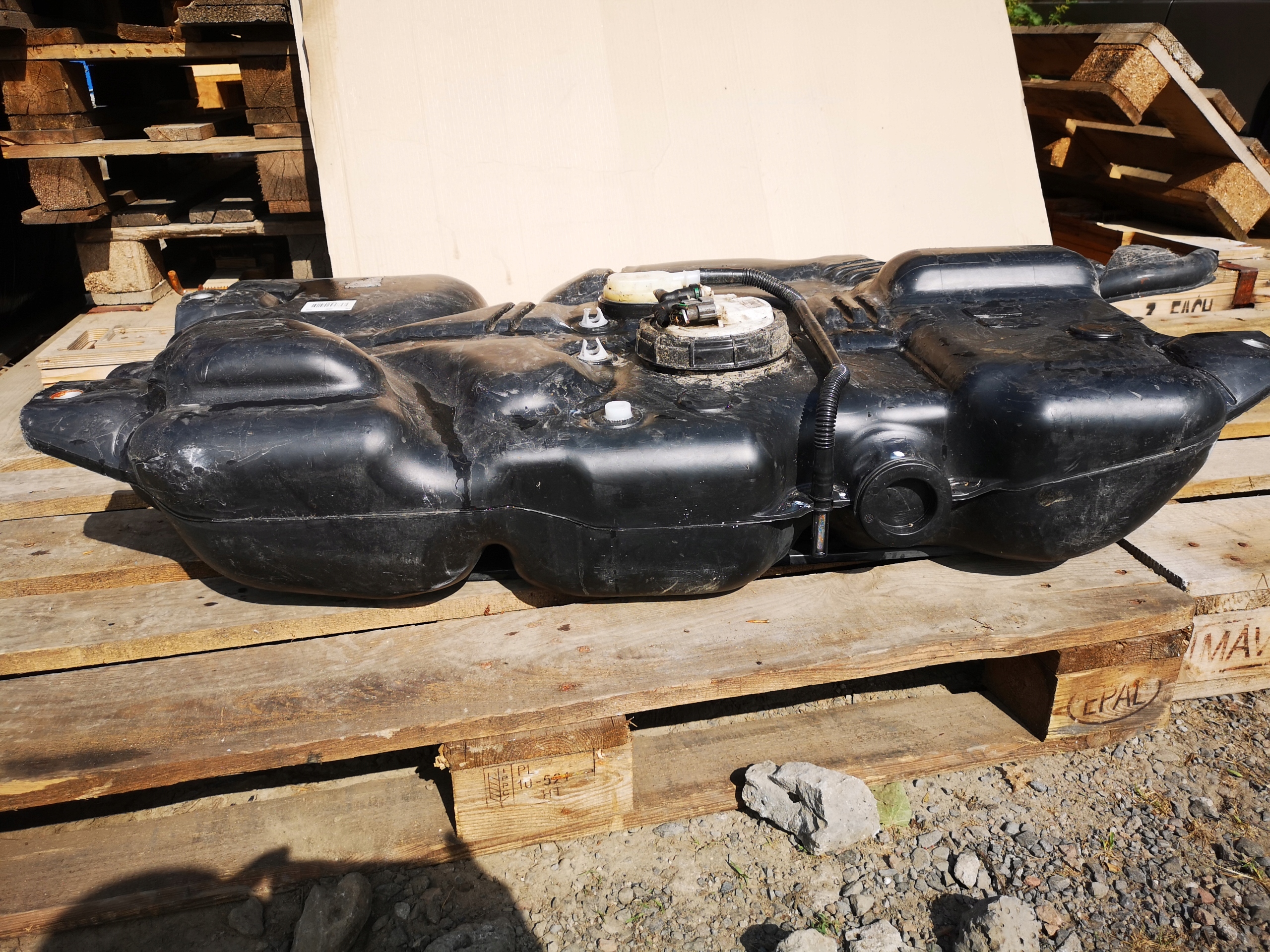 TRAFIC III VIVARO БАК ТОПЛИВНЫЙ БАК 8201497675