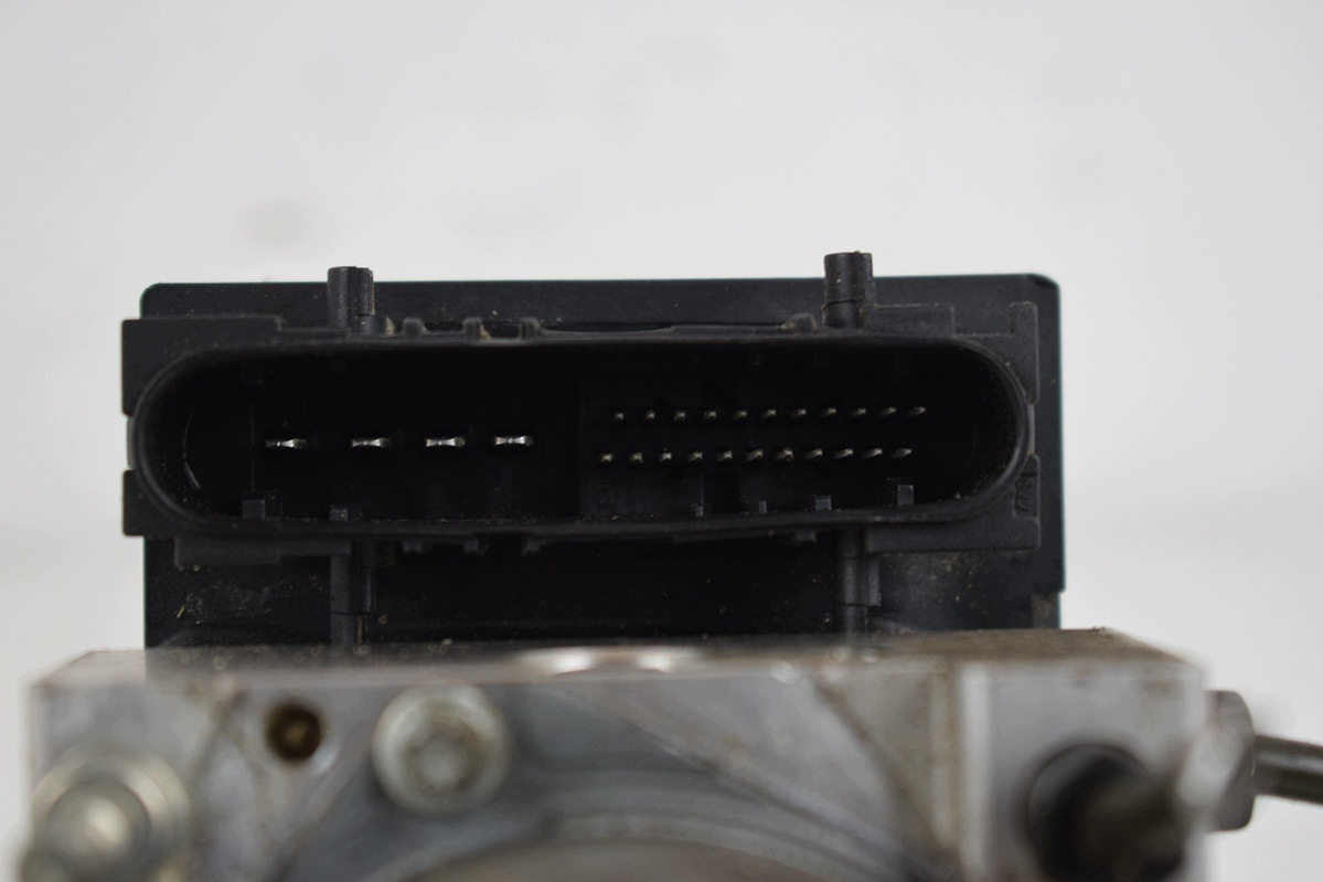 pumpa * ABS KIA SORENTO i 0265231808 589103E400