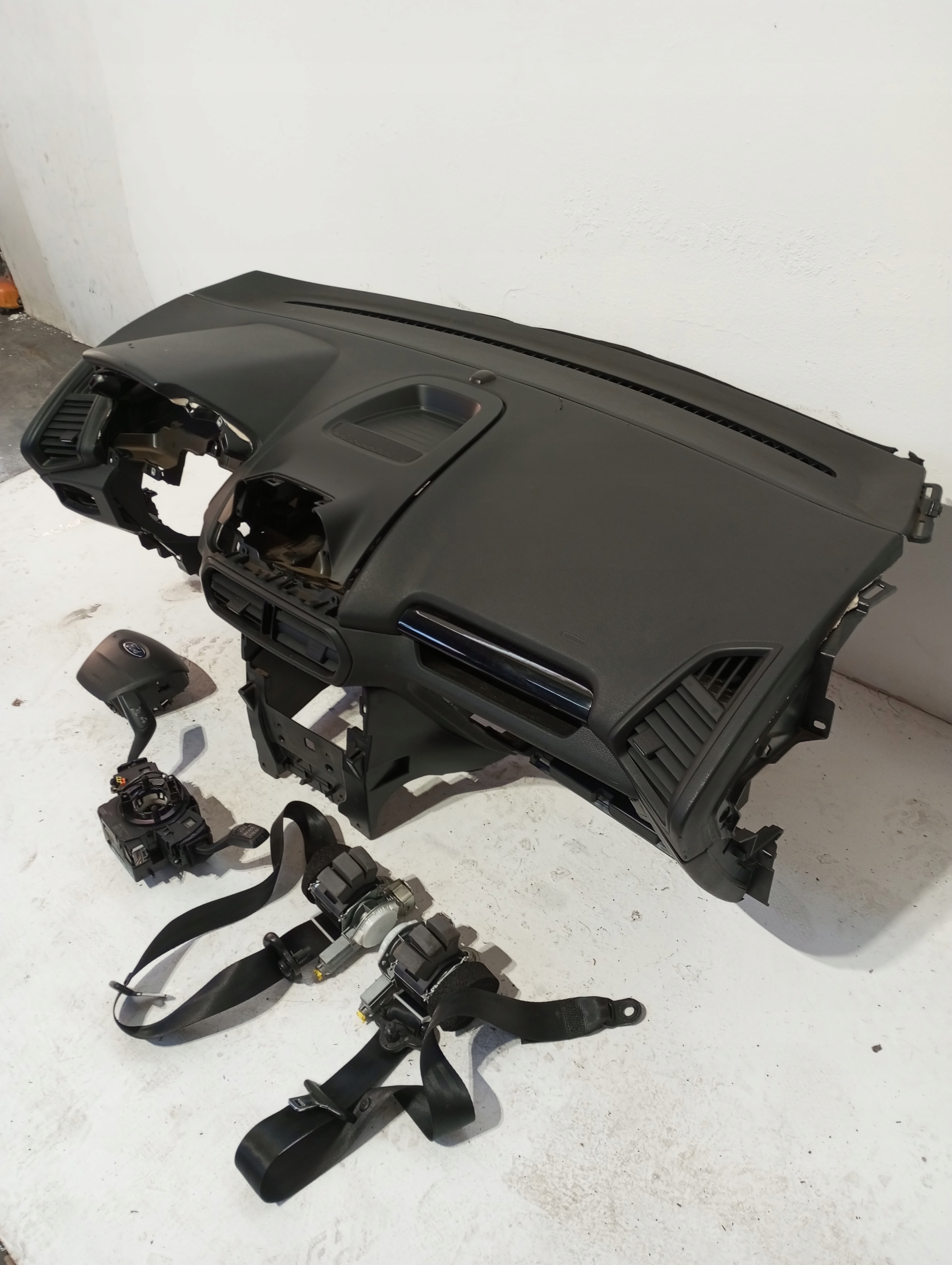 консоль торпеда FORD ECOSPORT РЕСТАЙЛИНГ
