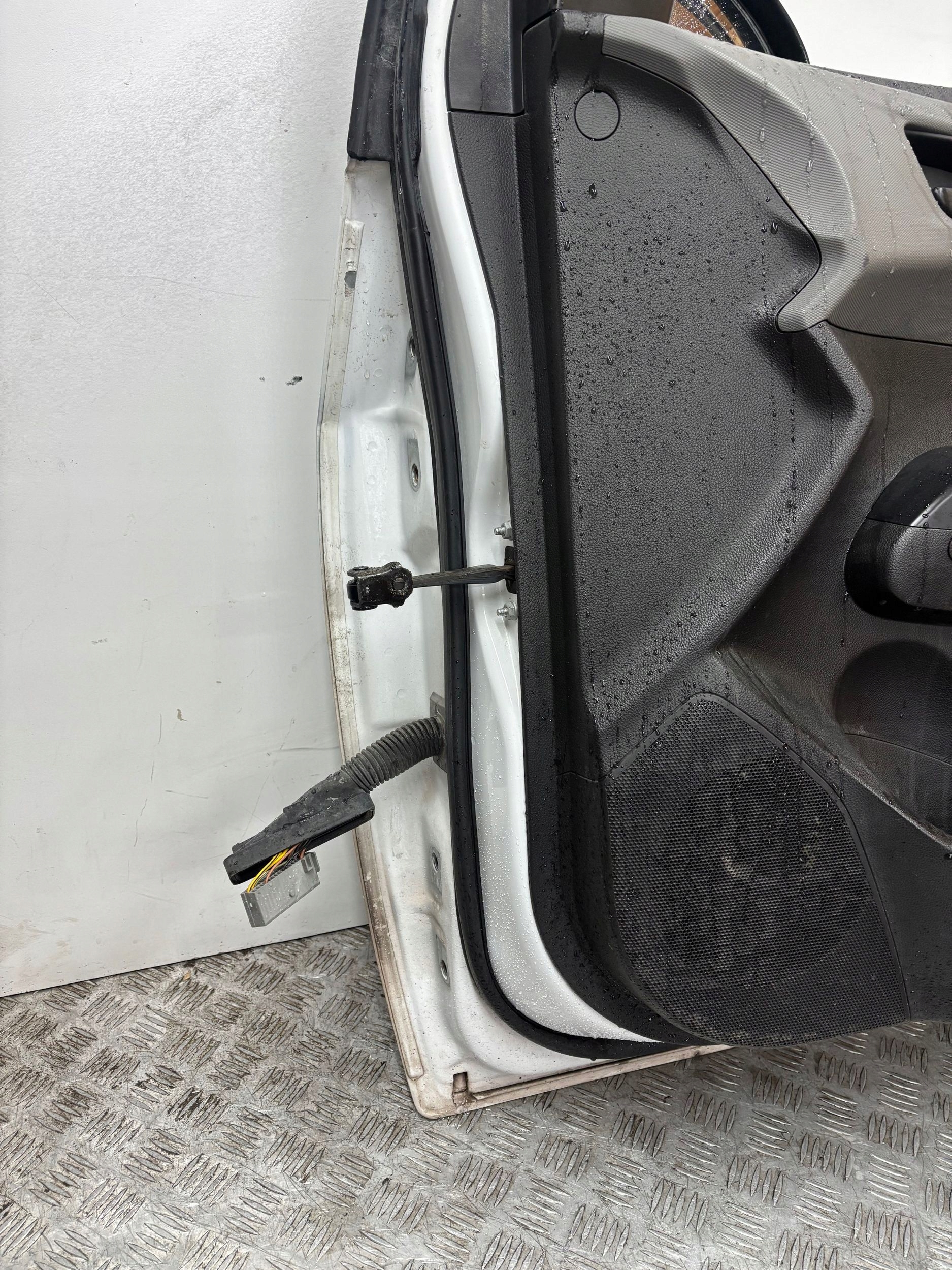 door front front right CHEVROLET AVEO T300
