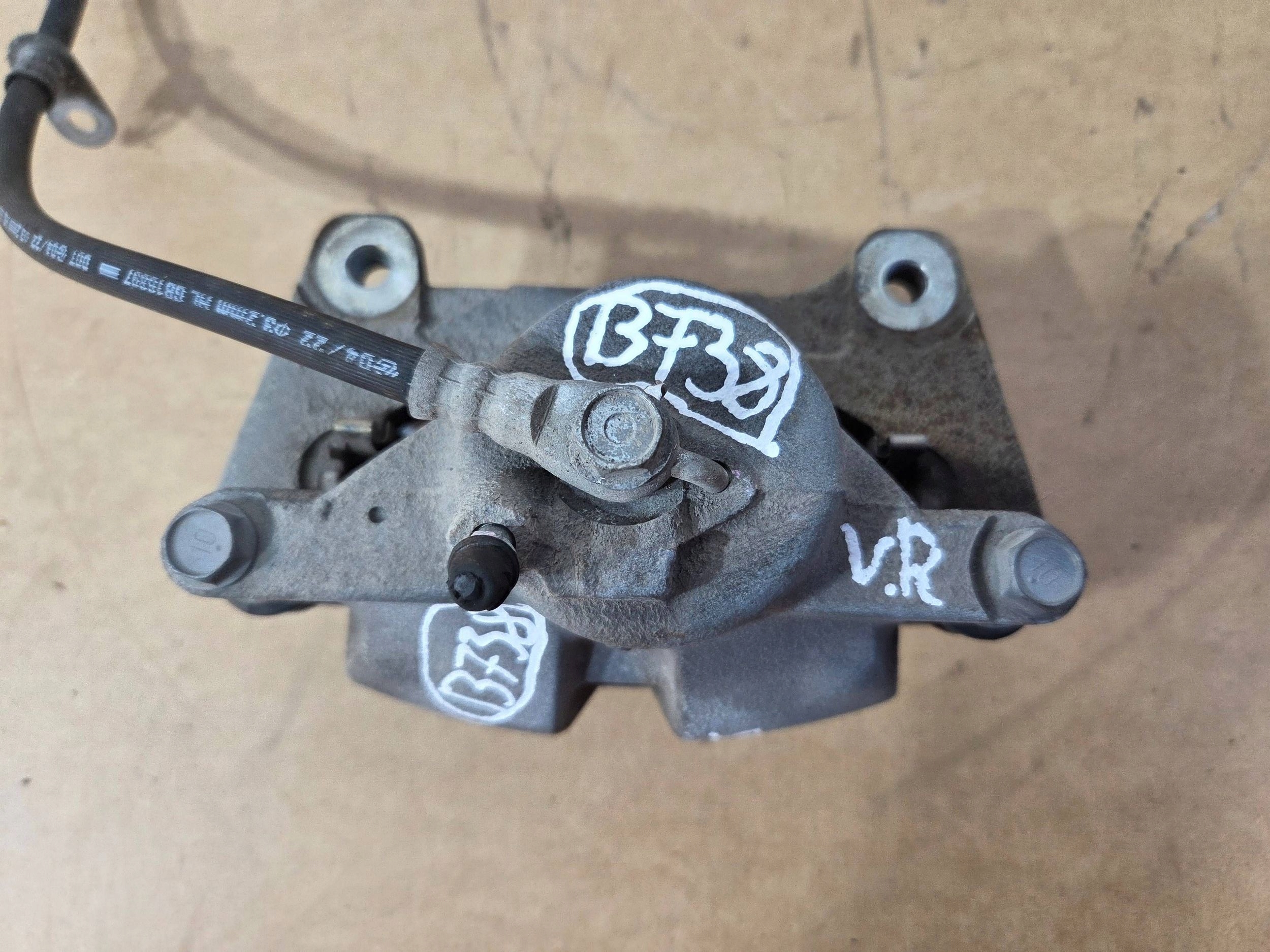 Lexus UX caliper brake front right R58 (B738)