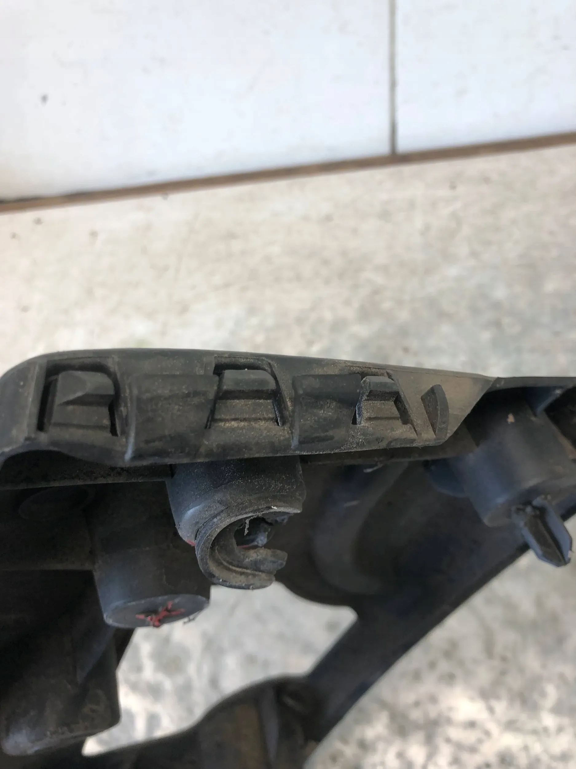 bumper bracket left rear part RENAULT MASTER III 852230001R
