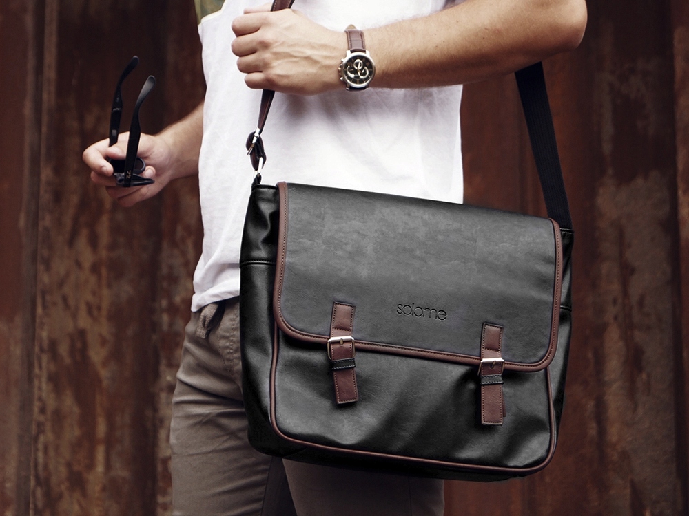 CZARNA TORBA MĘSKA NA RAMIĘ SOLOME CA15 CODURA Kolekcja SOLOME