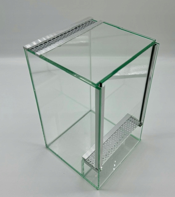 Terrarium dla patyczaka gilotyna wentylacja 15x15x25 Pojemność 0 l