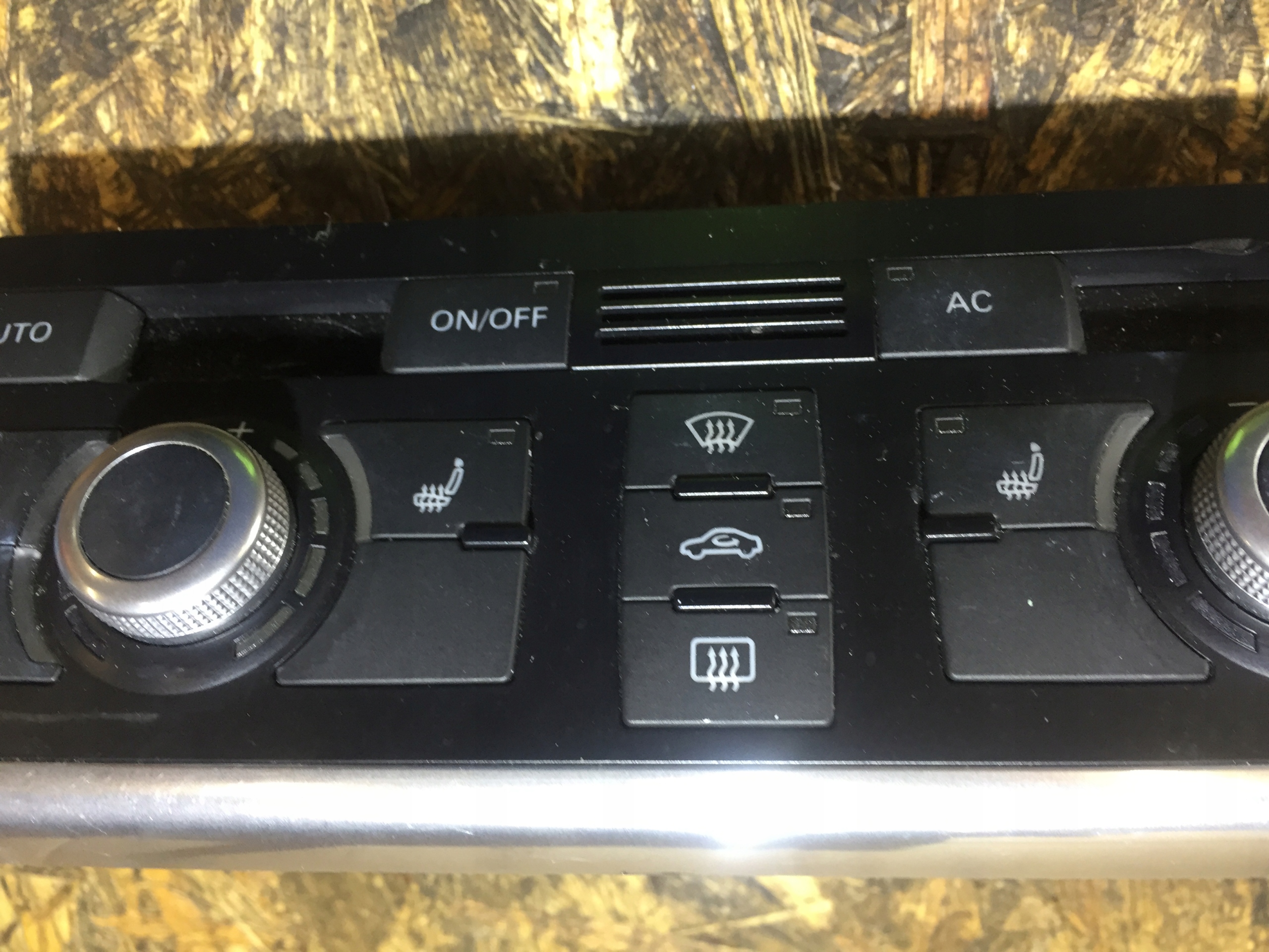 A6 C6 LIFT PANEL szellőző a klímának 4F2820043AA