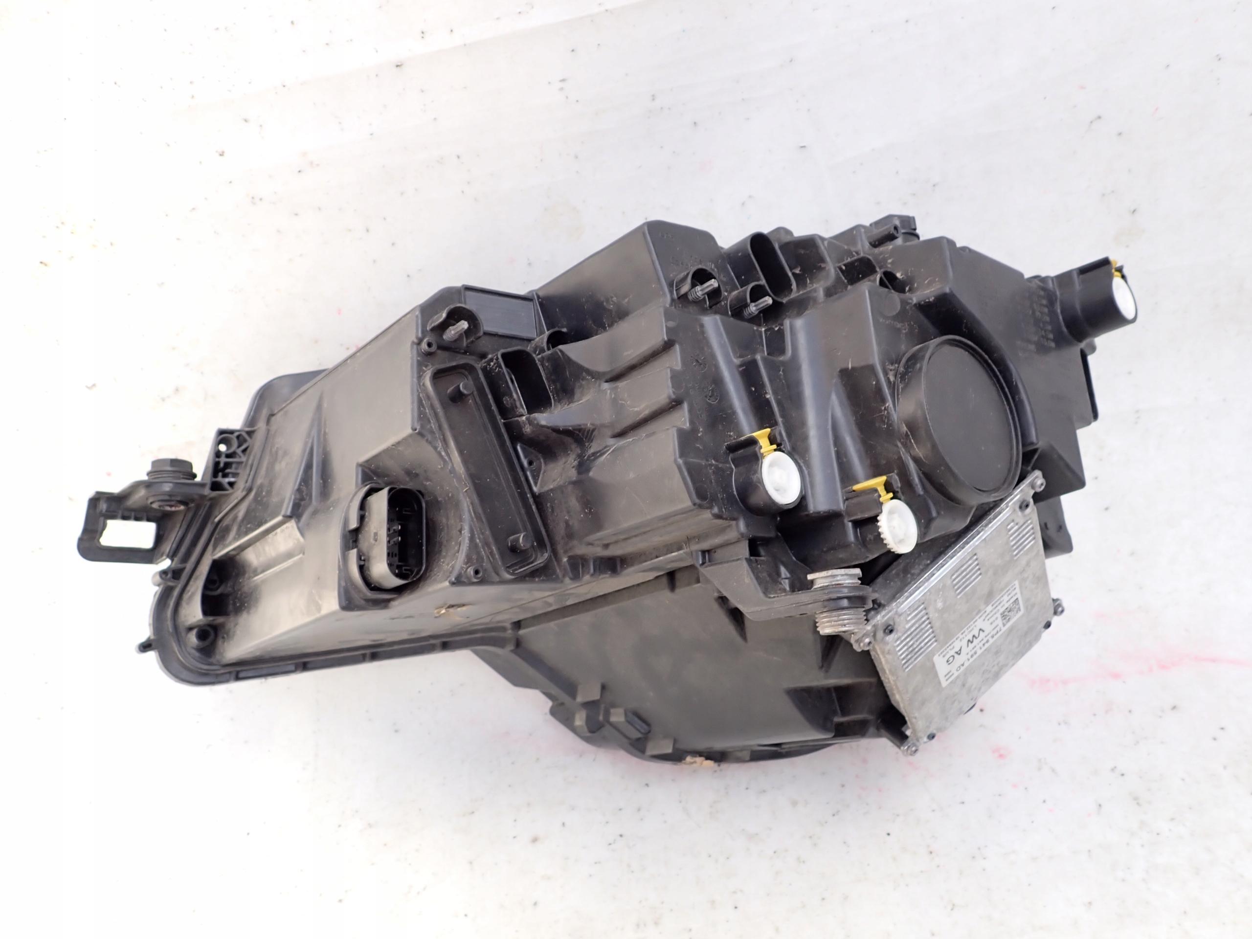 SKODA KAROQ 17-21 light front front right