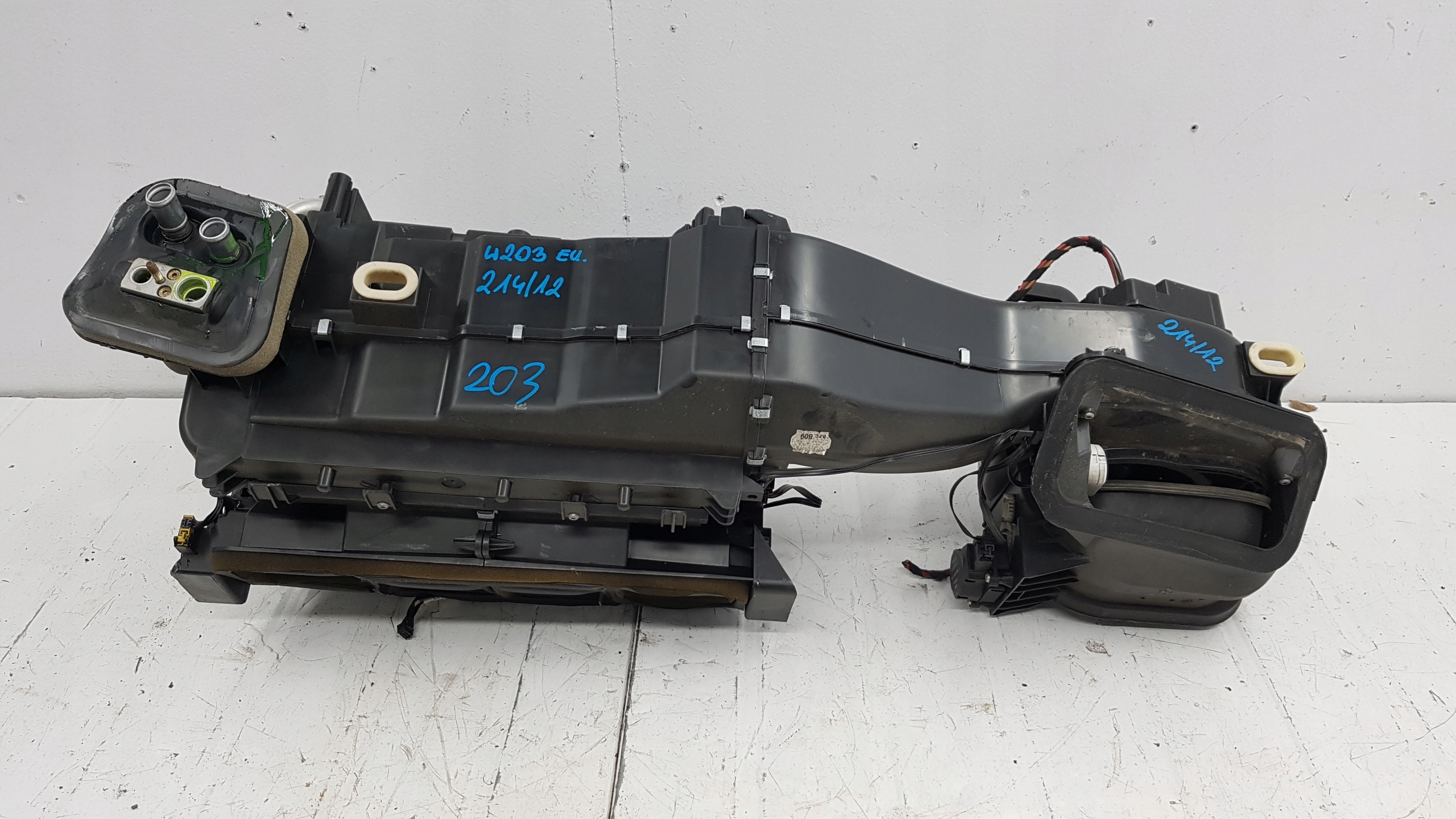 Печка мерседес 203. Печка мерседес 203. Печек в сборе мерседес 126. Корпус печки мерседес w166. Печка мерседес w203.