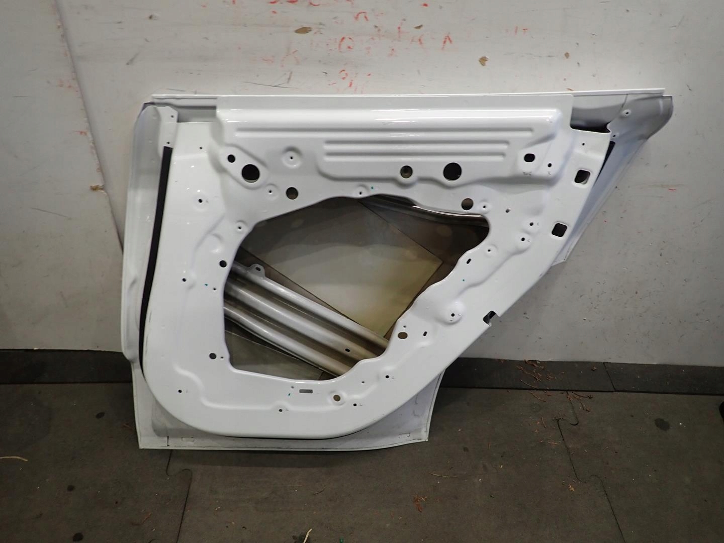 door rear part rear. right TESLA Y 2021