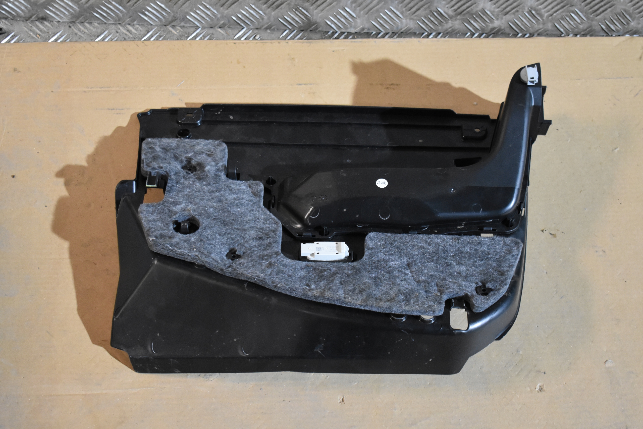 IDEALNA cover consoles lower MERCEDES W206 1