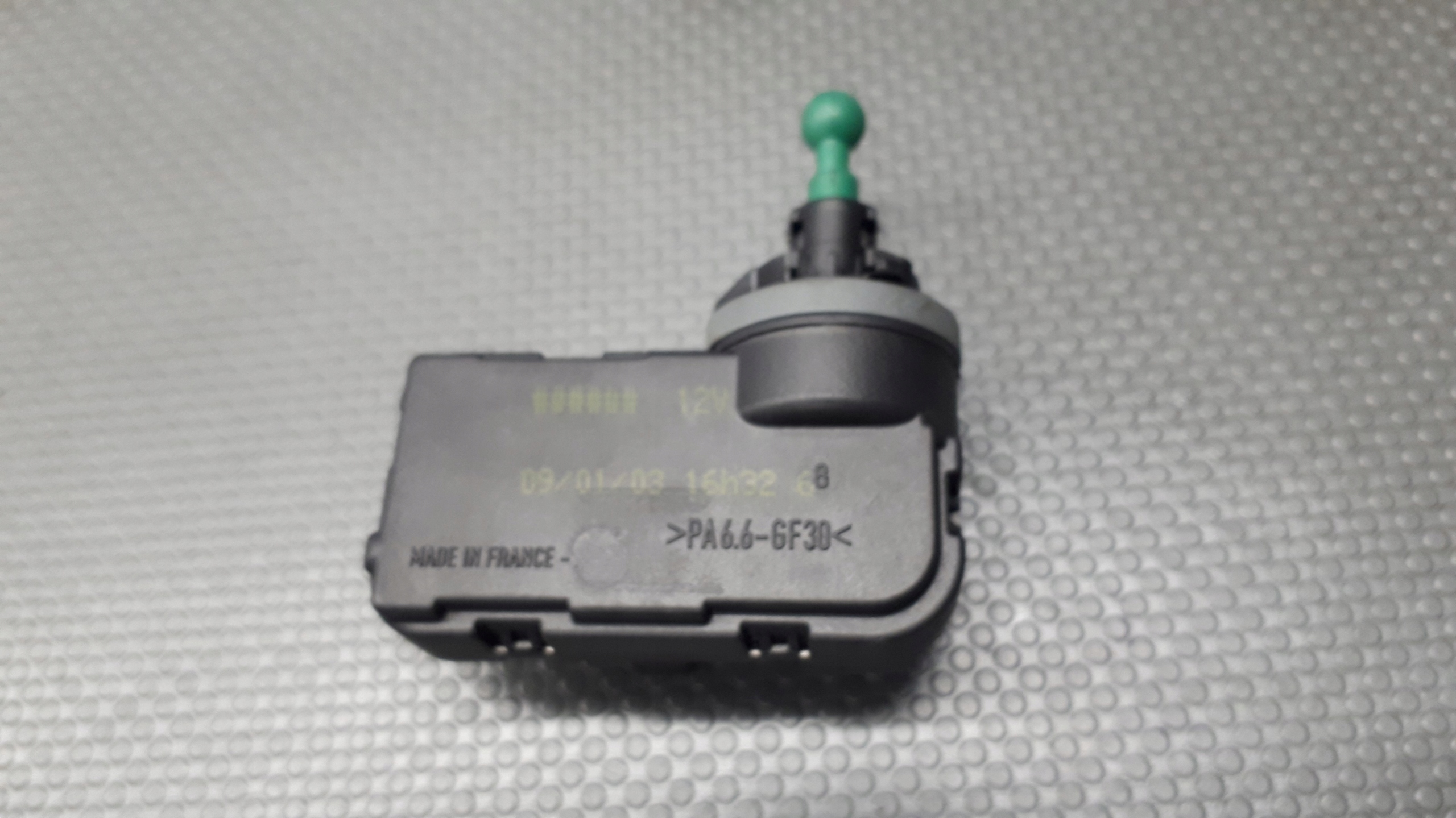 Silniczek reflektora Fiat Punto II