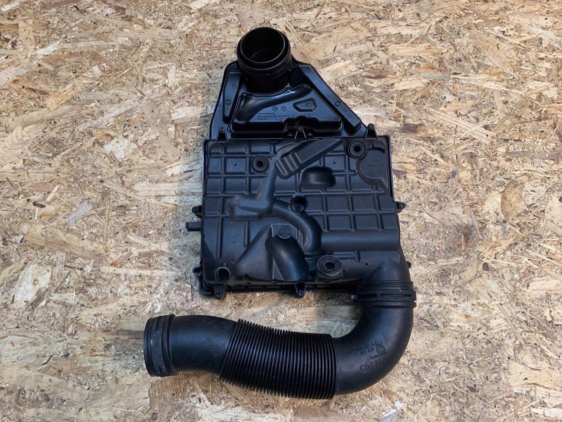 корпус салонного фильтра Воздух vw 04C129620A
