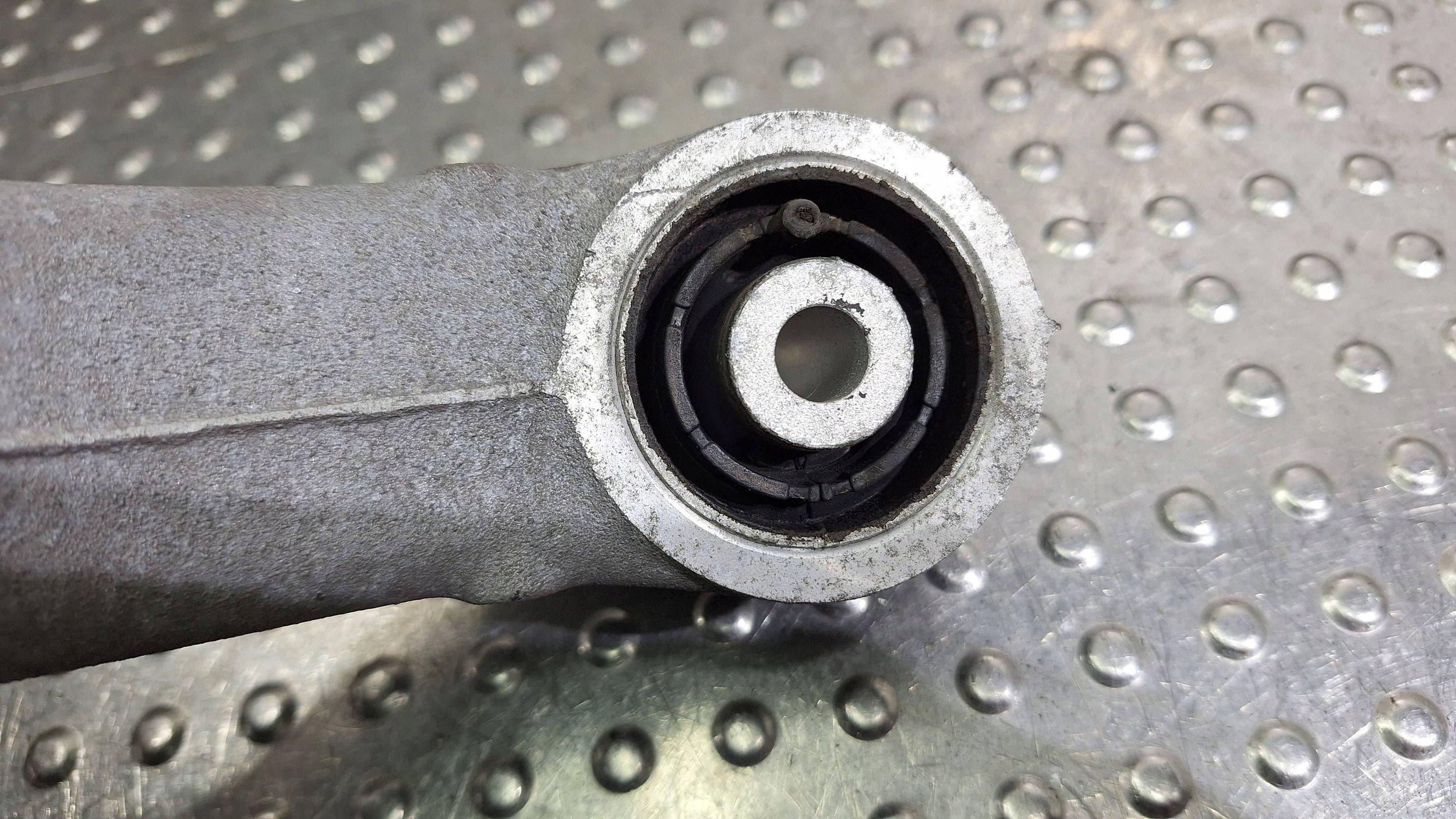 Querlenker Achsträgers rechts heck 8K0505312J AUDI A4 B8 A5 8T Original