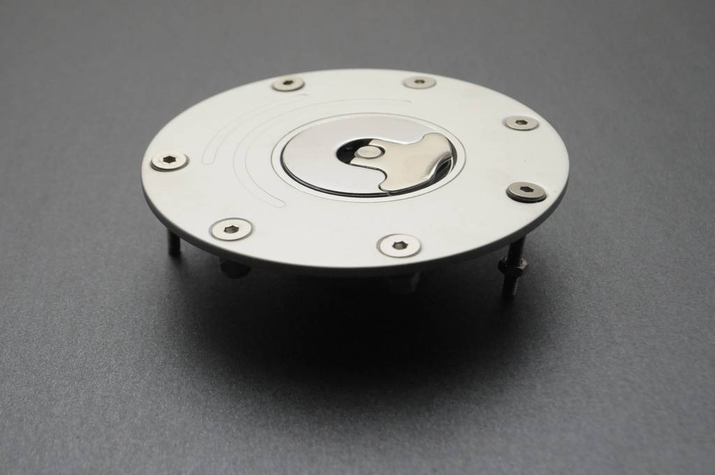 MOT141-01110 - Кришка паливного бака для Honda CBR VTR VFR F4