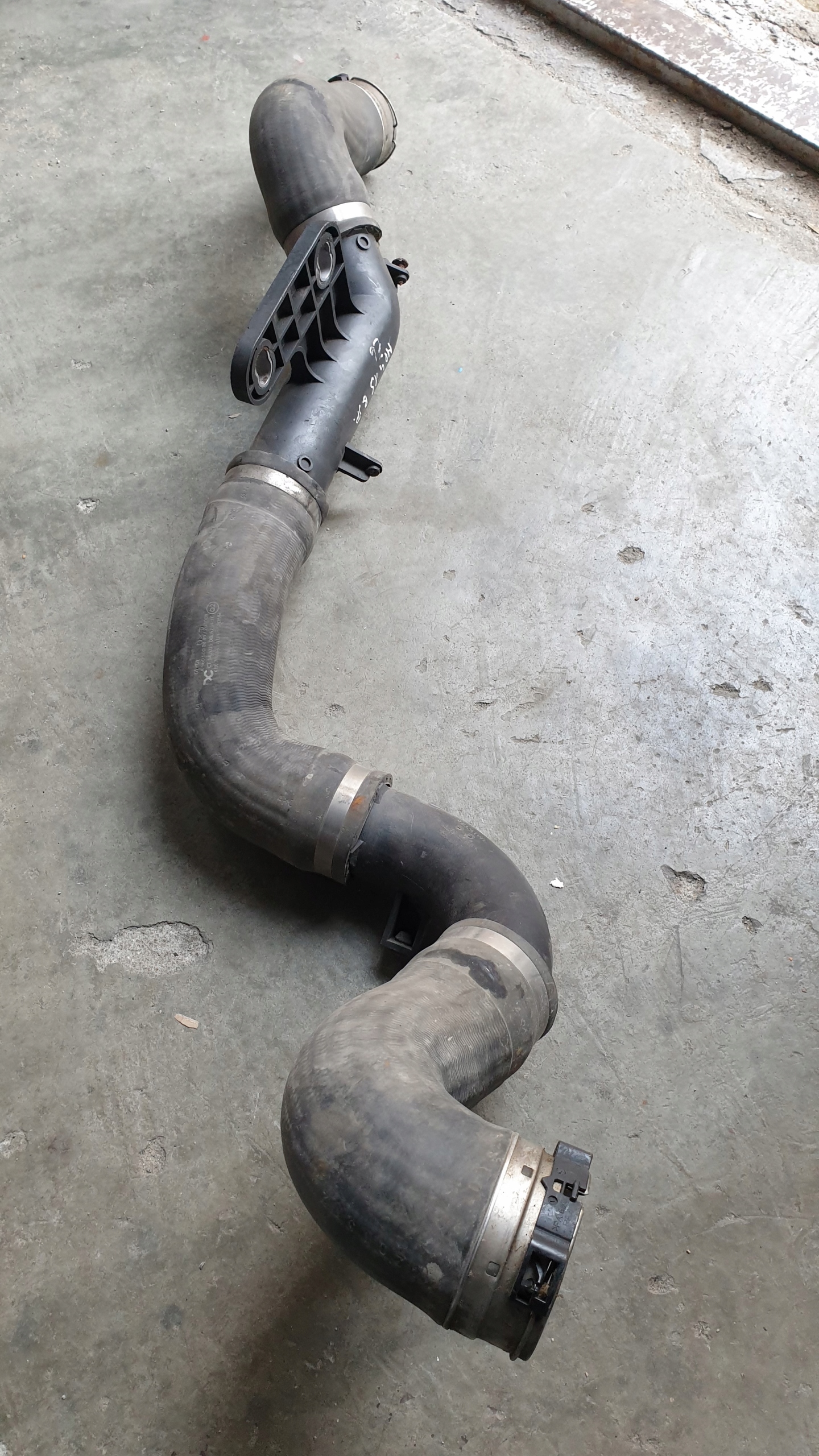 ACTROS MP4 ШЛАНГ РАДІАТОРА ВОДИ РІДИНИ 9605000008