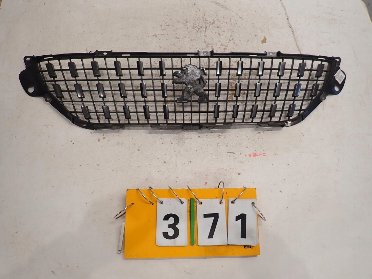 Grill PEUGEOT 2008 LIFT 2016- 9815372877