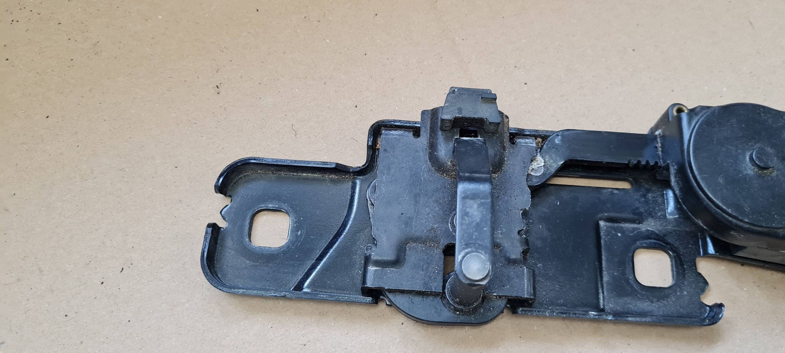 A7 4G S7 lock DOCIAG bonnet boot AUDI A6 C7 4G 4H0827383A