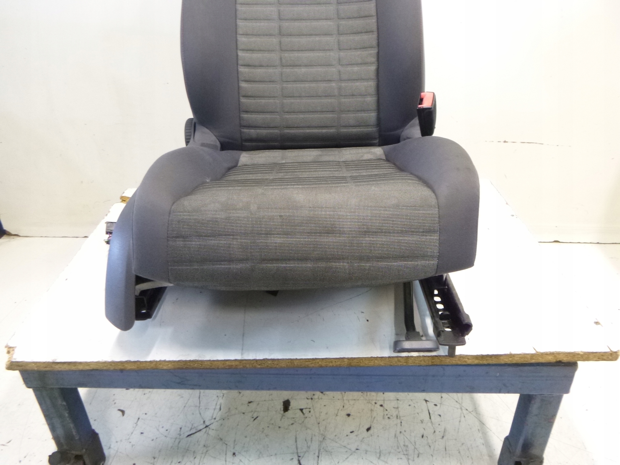 SITZ RECHTS VW GOLF V 1K3881106DF 2006R.
