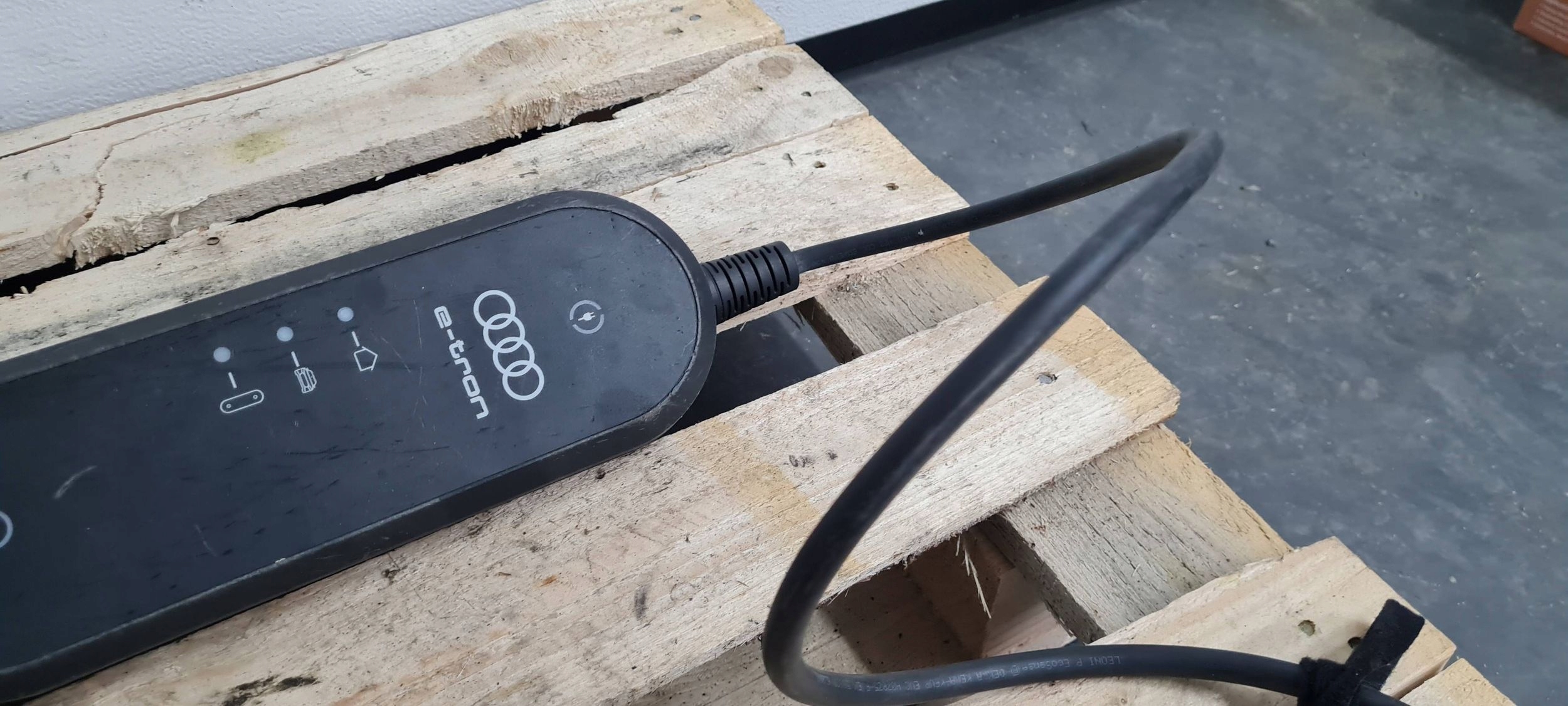A6 C8 4K prijenos LADOWARKA DO LADOWANIA TYPE 2 8V4971675AN AUDI E-TRON
