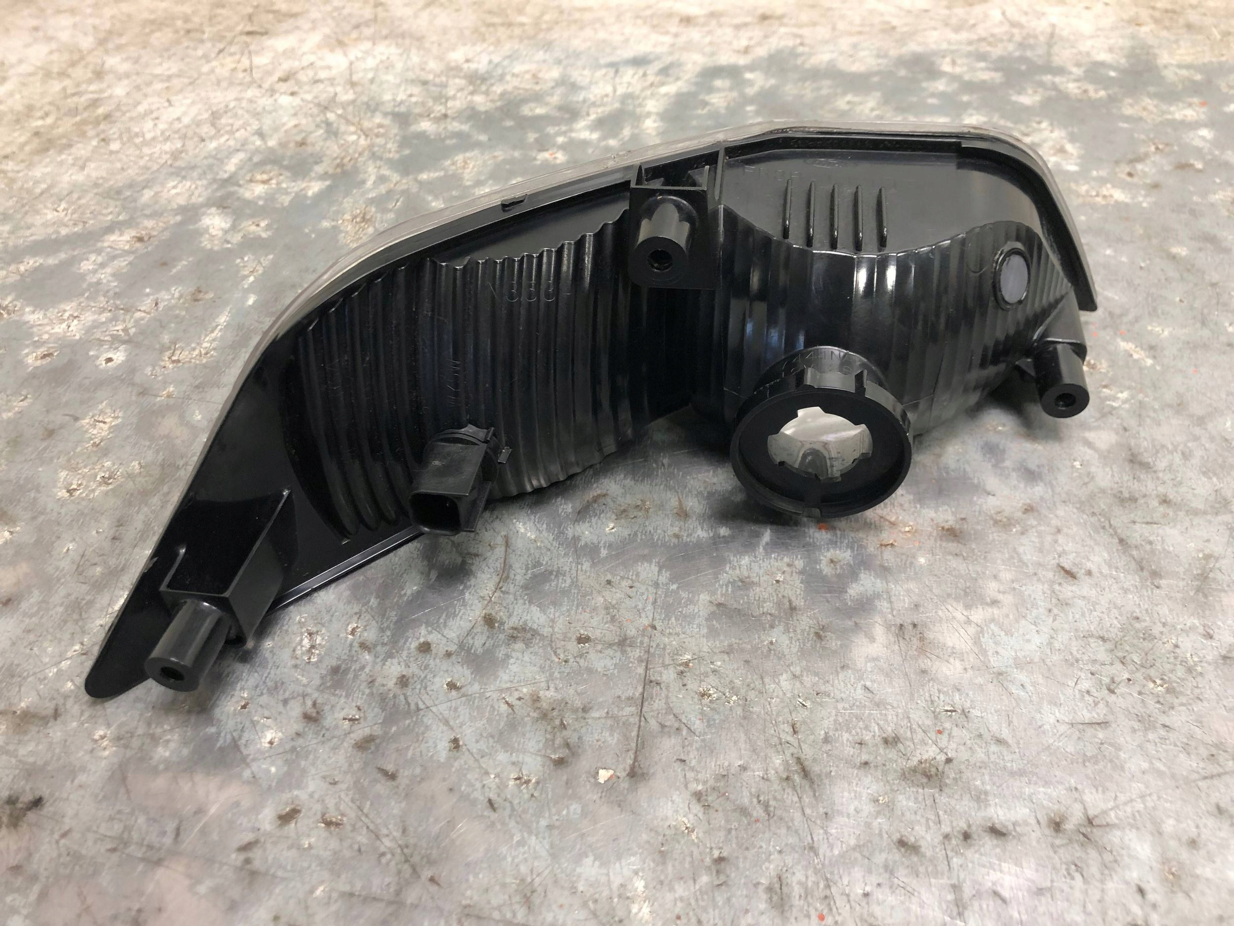 indicator of a bumper left front FORD MUSTANG VI FR3B-13201-A