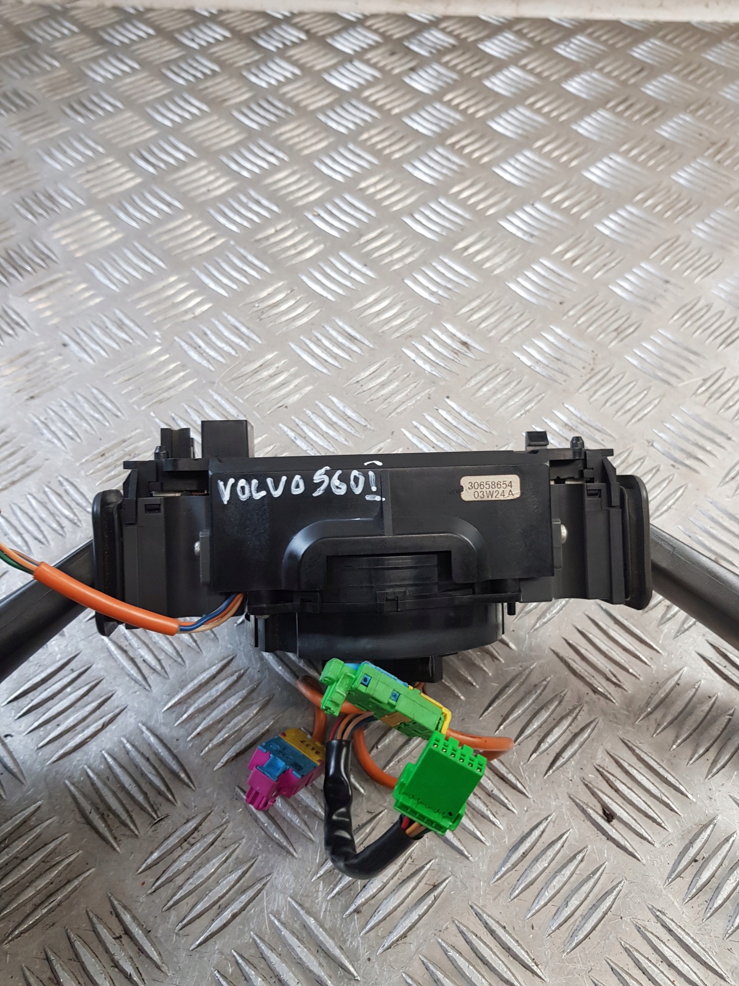 steering wheel levers and controls ring 30658654 VOLVO S60 and 04R