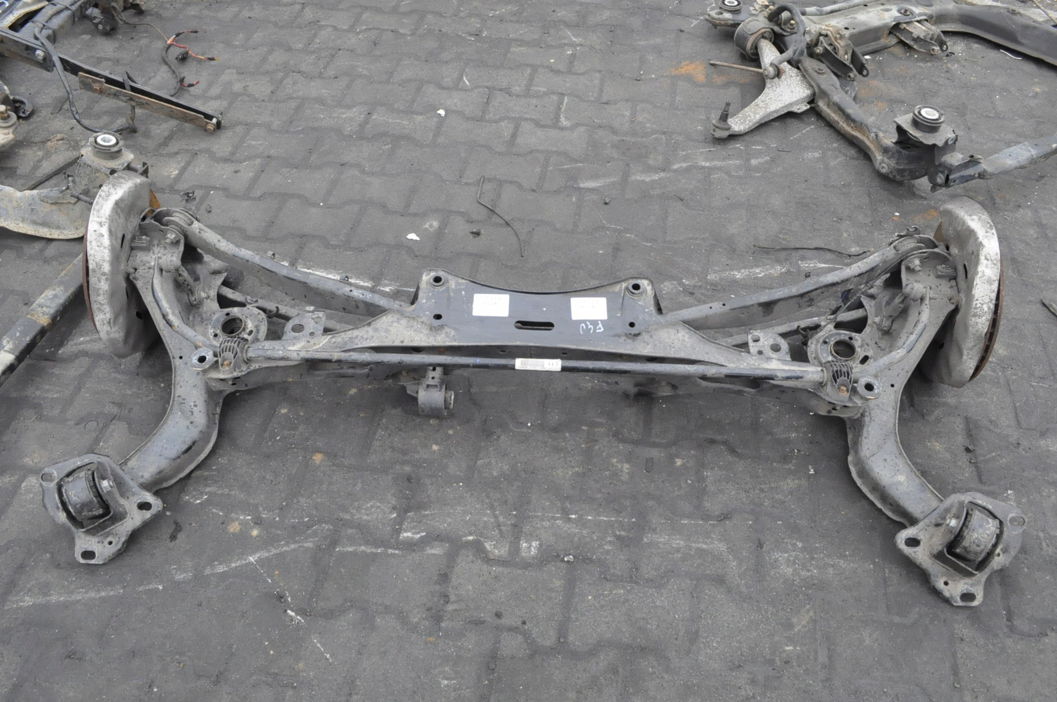 BMW 1 F40 ZAWIESZENIE BELKA TYŁ