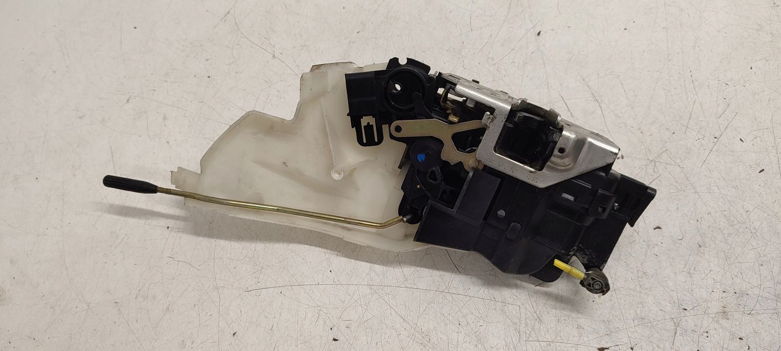 lock front front right Mercedes W208 2,0 compressor;