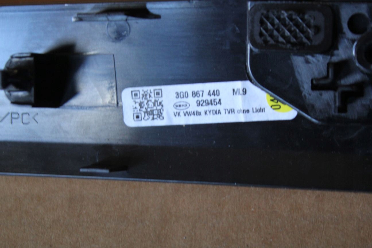 молдинг двери led декор vw PASSAT B8 3G0867440 ML9