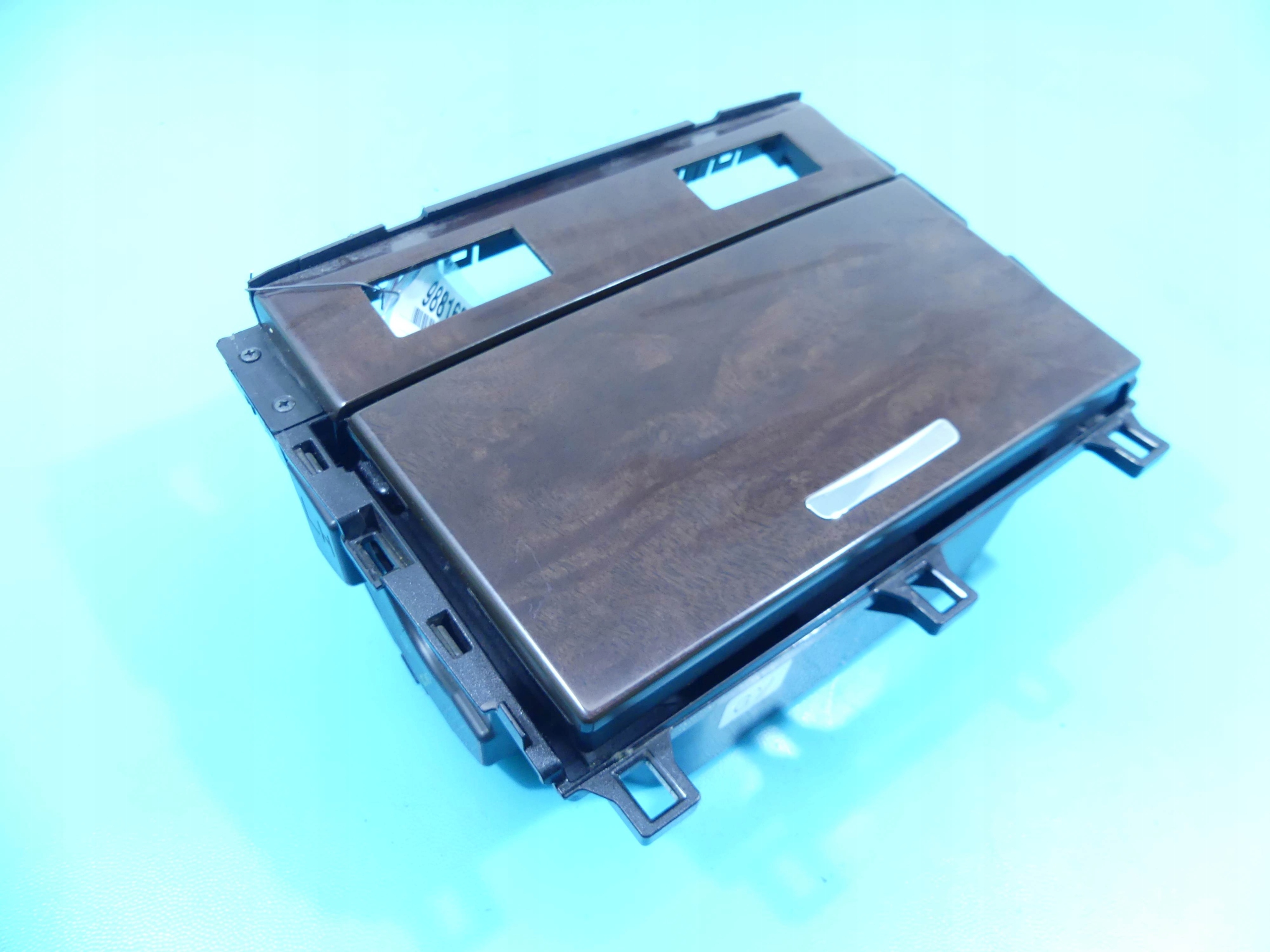 1A8A1-033G - КОРОБКА ДЛЯ ХРАНЕНИЯ ПОДСТАКАННИК ДЛЯ LEXUS GS IV 11-